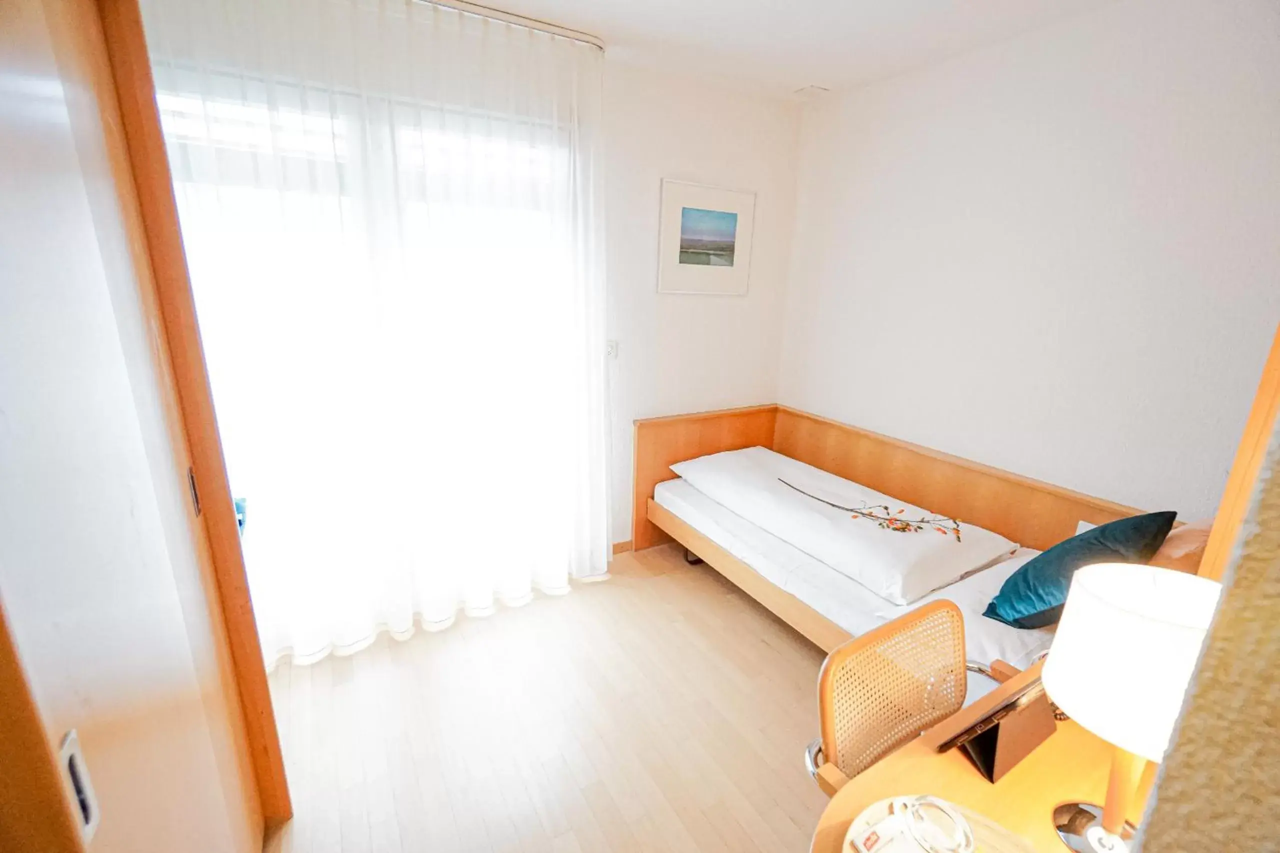 Single Room with Bath in Centra Hotel Zurich Single Room with Bath in Centra Hotel Zurich