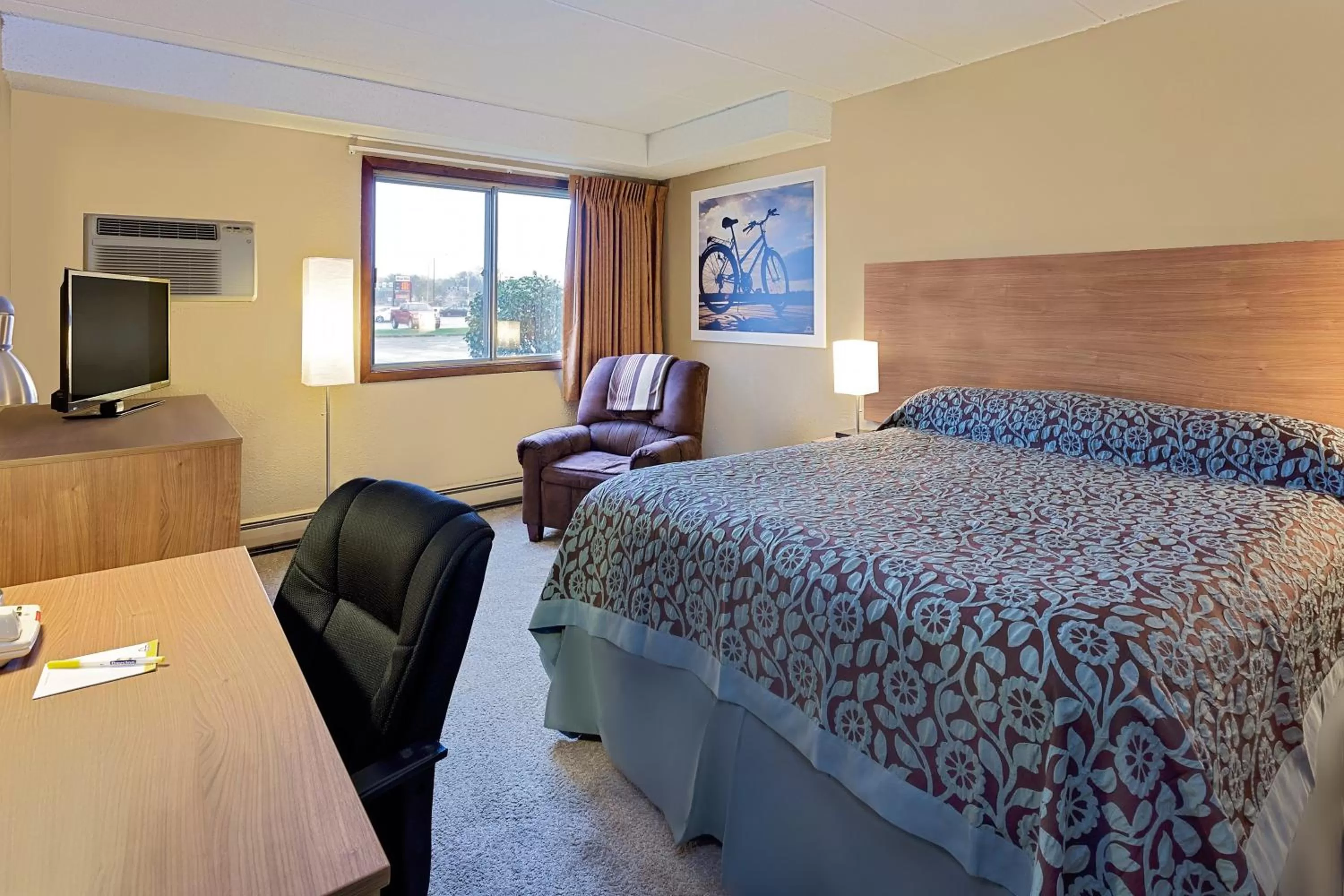 Bed in Days Inn by Wyndham Winona