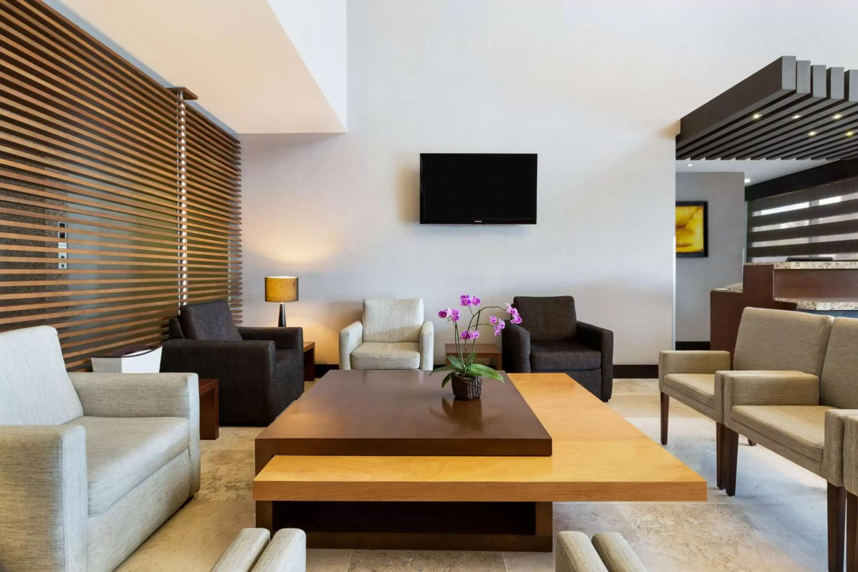 Lobby or reception, Seating Area in DoubleTree by Hilton Queretaro