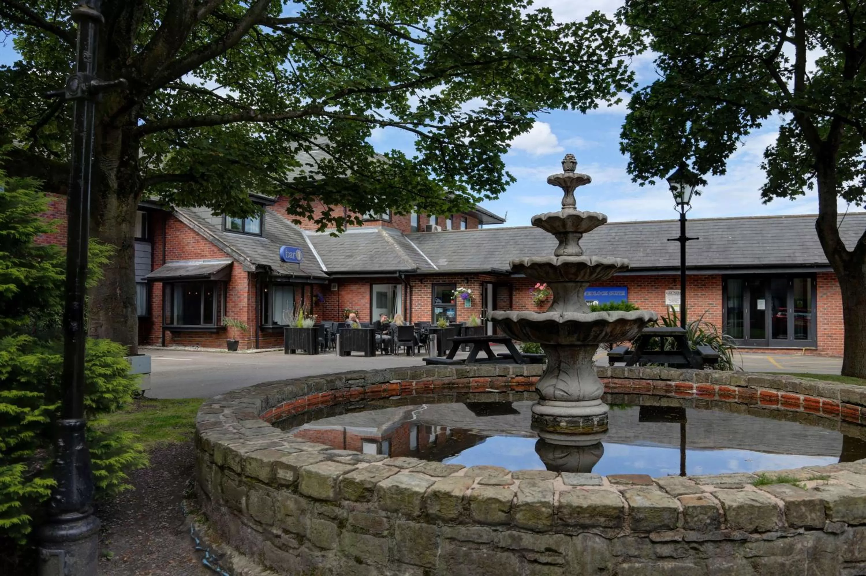 Property building in Holiday Inn - Manchester - Oldham by IHG