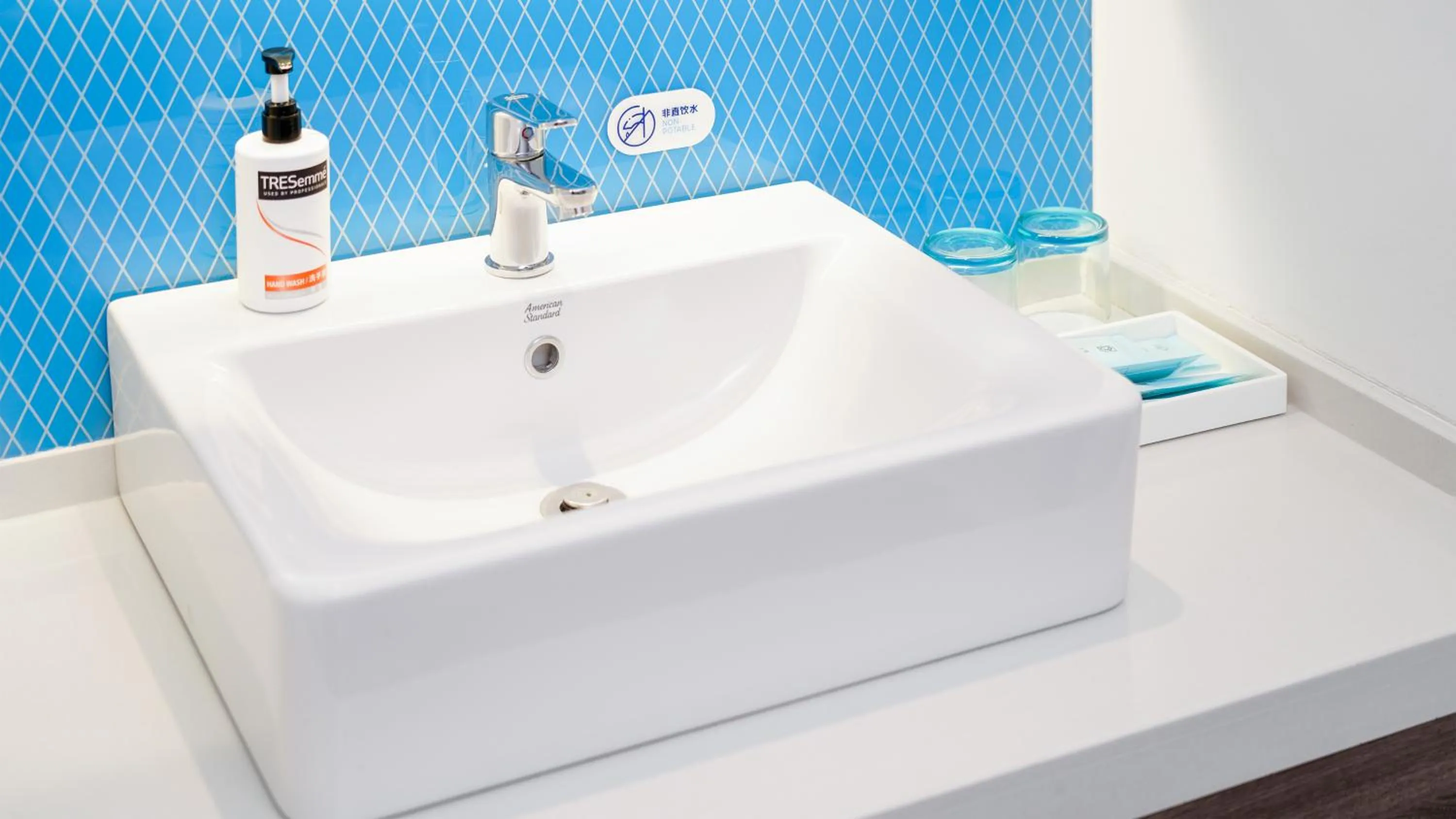 Toilet in Holiday Inn Express Kunming Panlong by IHG