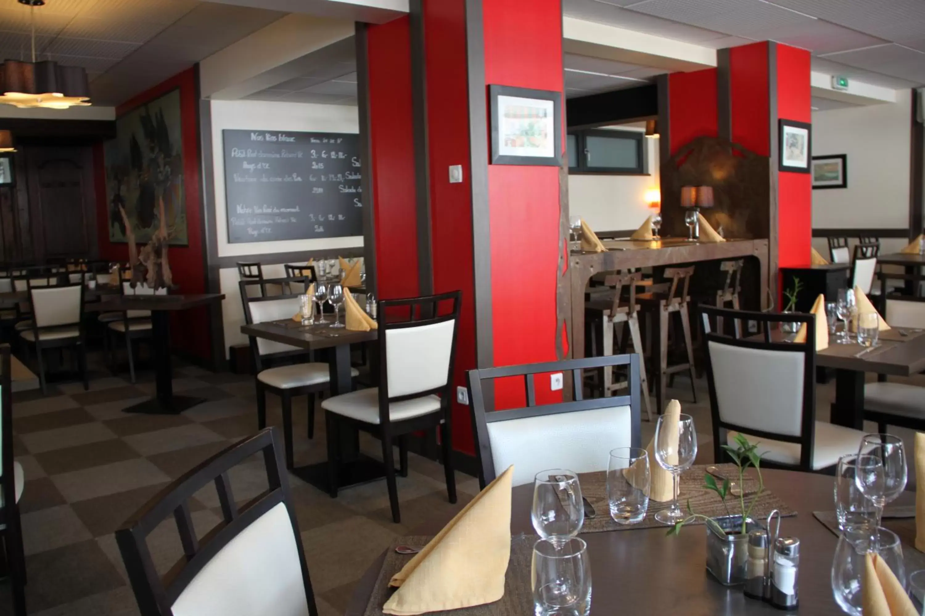 Food and drinks, Restaurant/Places to Eat in The Originals Boutique, Hôtel d'Alsace, Strasbourg Sud (Qualys-Hotel)