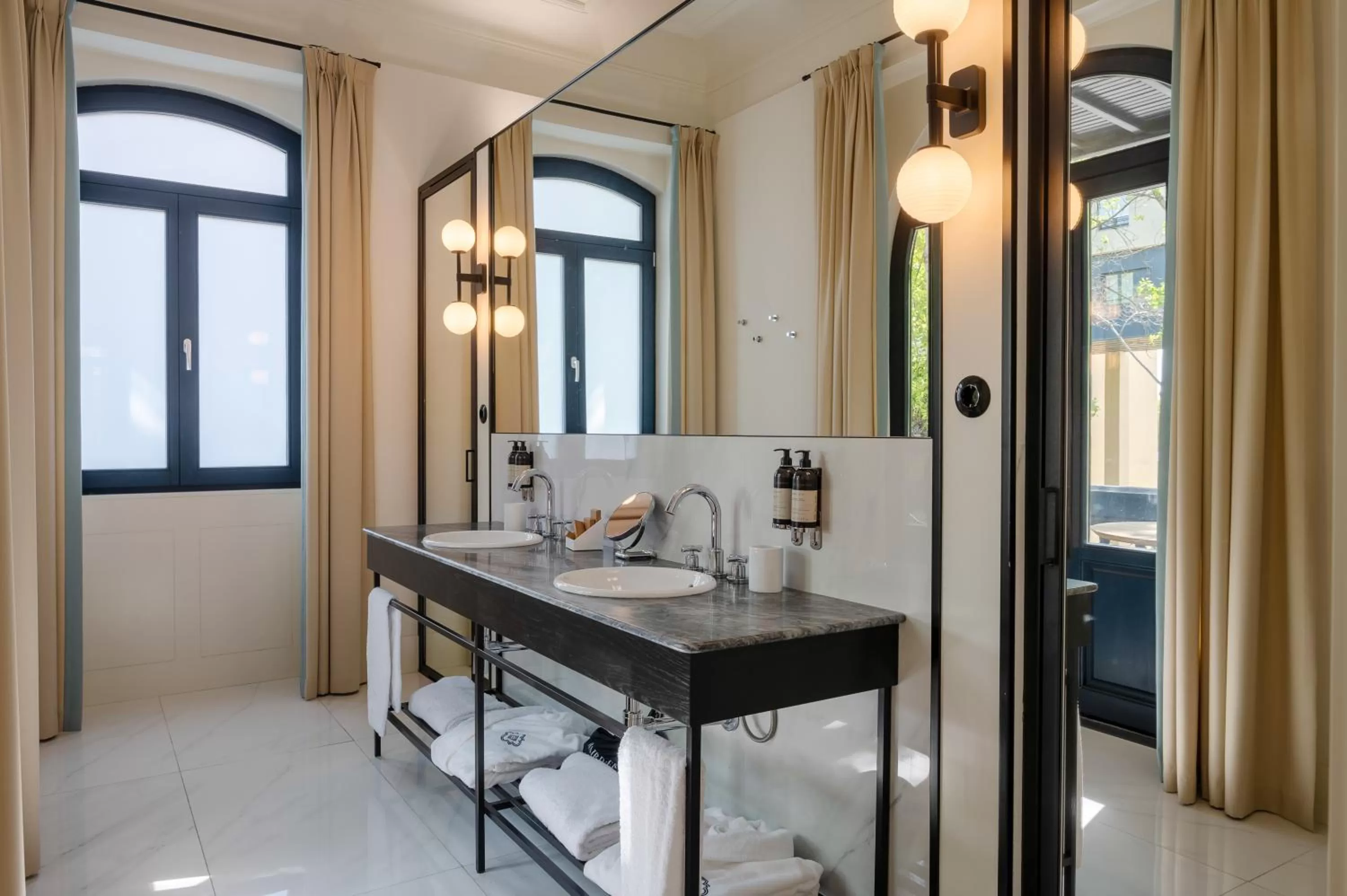 Bathroom, Bed in Casa da Marechal - Boutique Hotel by Oporto Collection - Adults Only