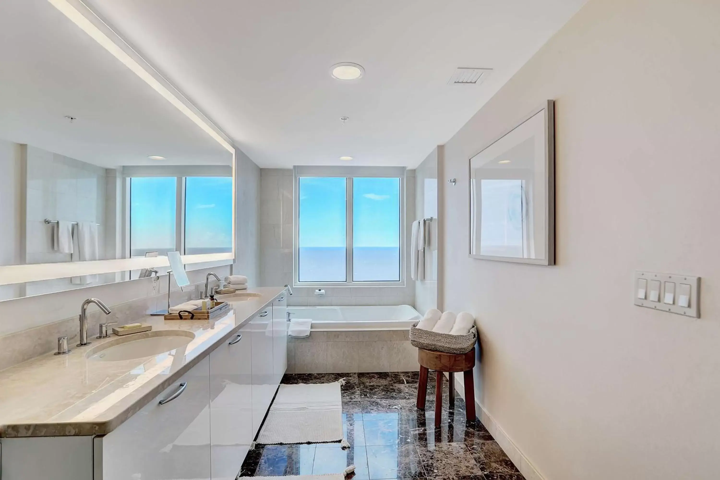 Bathroom in Hilton Fort Lauderdale Beach Resort