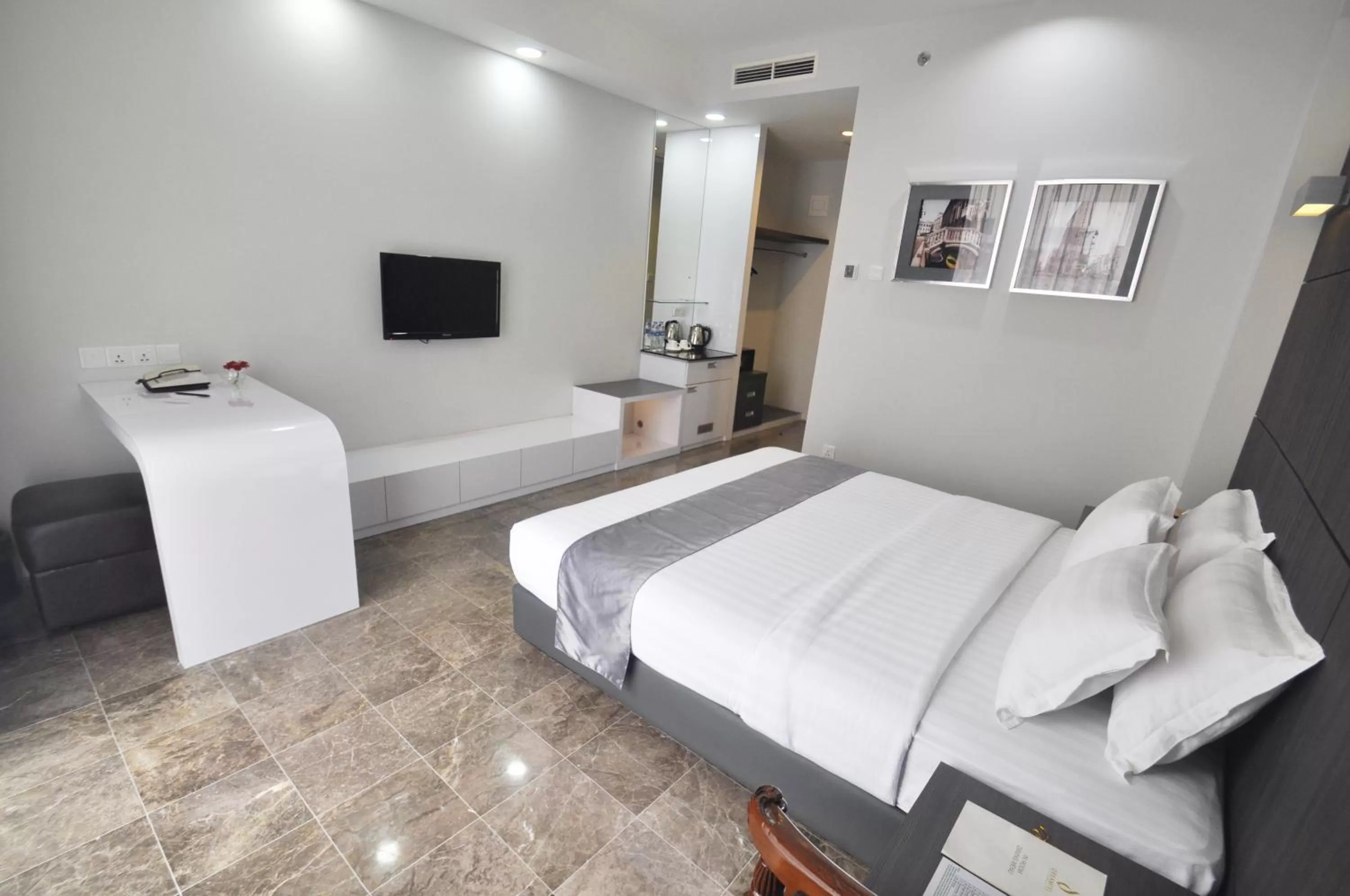 Bedroom, Bed in Dreamtel Jakarta