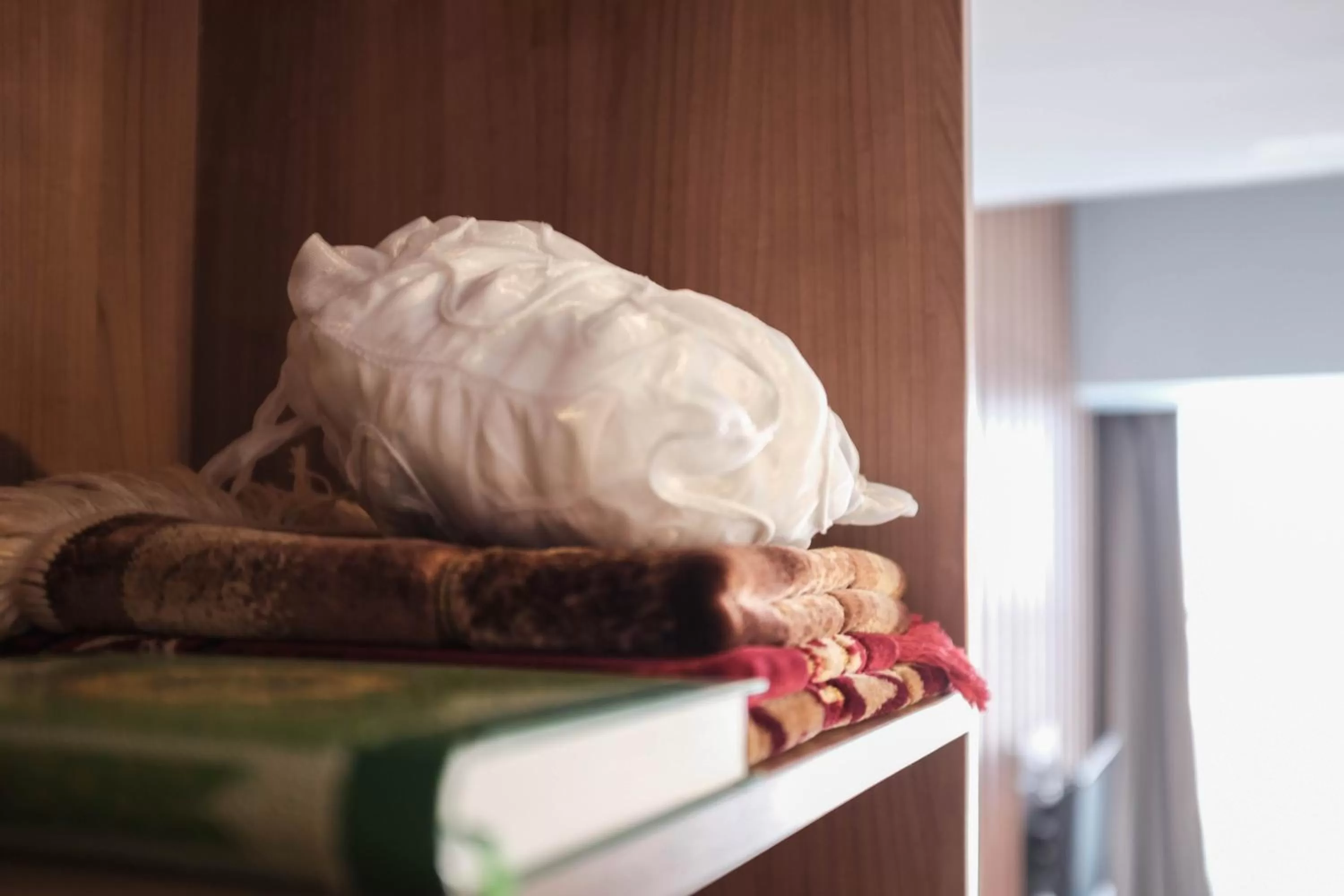 Area and facilities, Bed in KHAS Tugu Hotel Yogyakarta