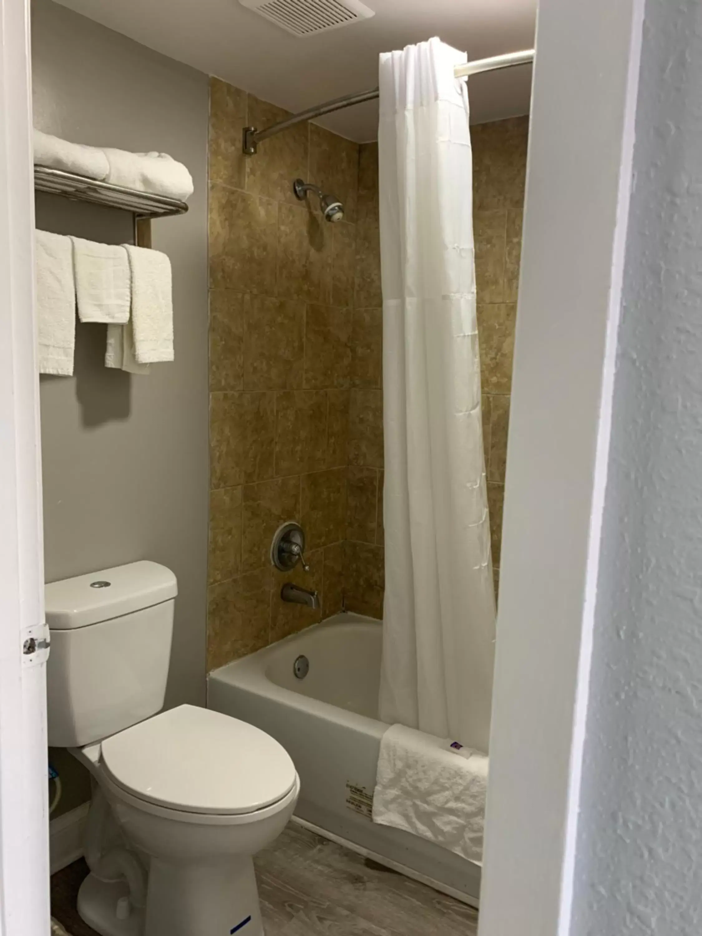 Toilet, Bathroom in Motel 6 Newport News, VA – Fort Eustis