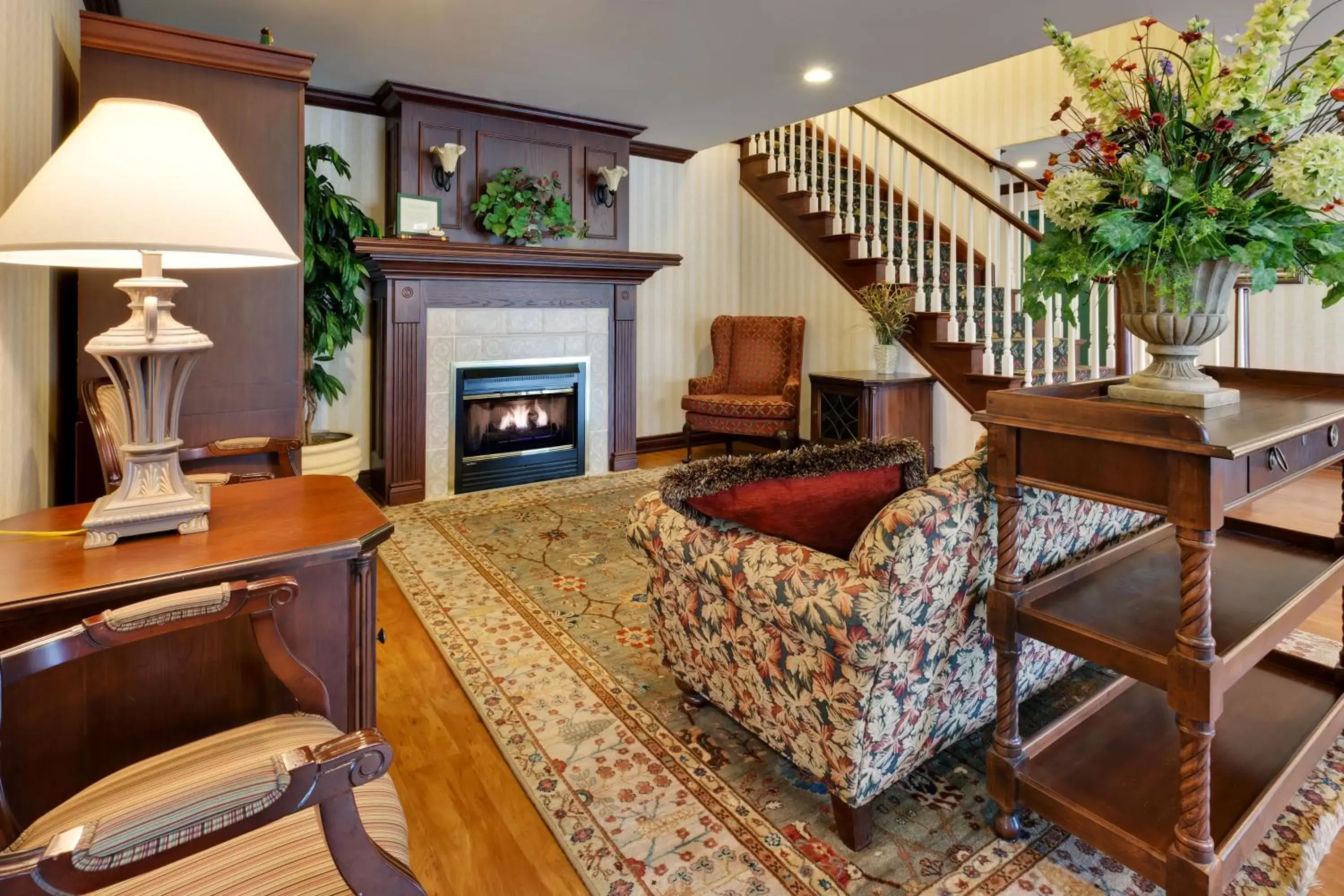 Seating Area in Country Inn & Suites by Radisson, London South, ON