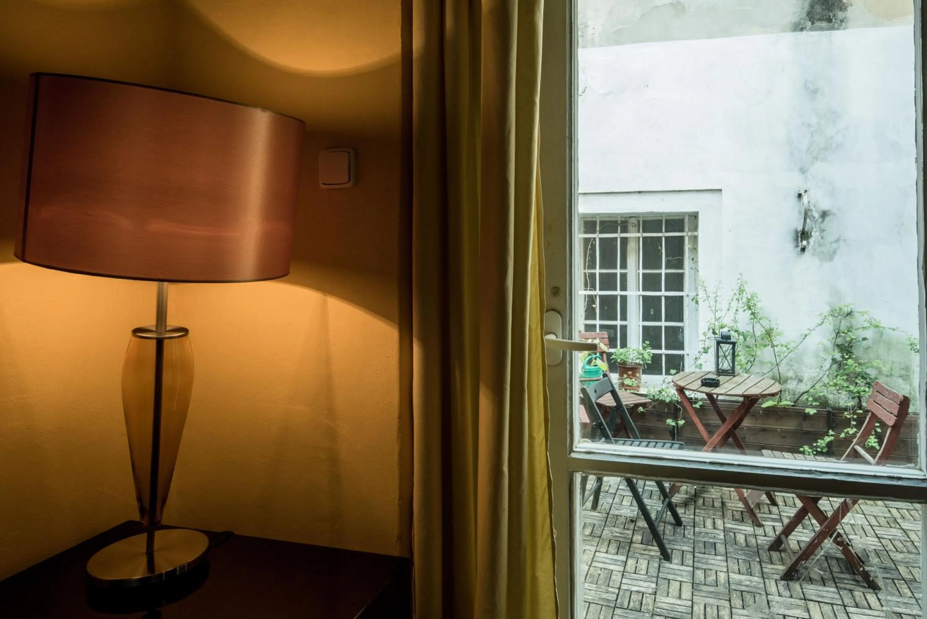 Charles Bridge Hostel & Apartments