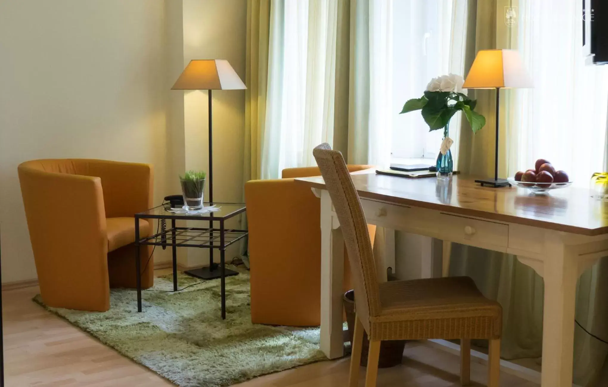 Living room, Dining Area in Hotel 3 Könige