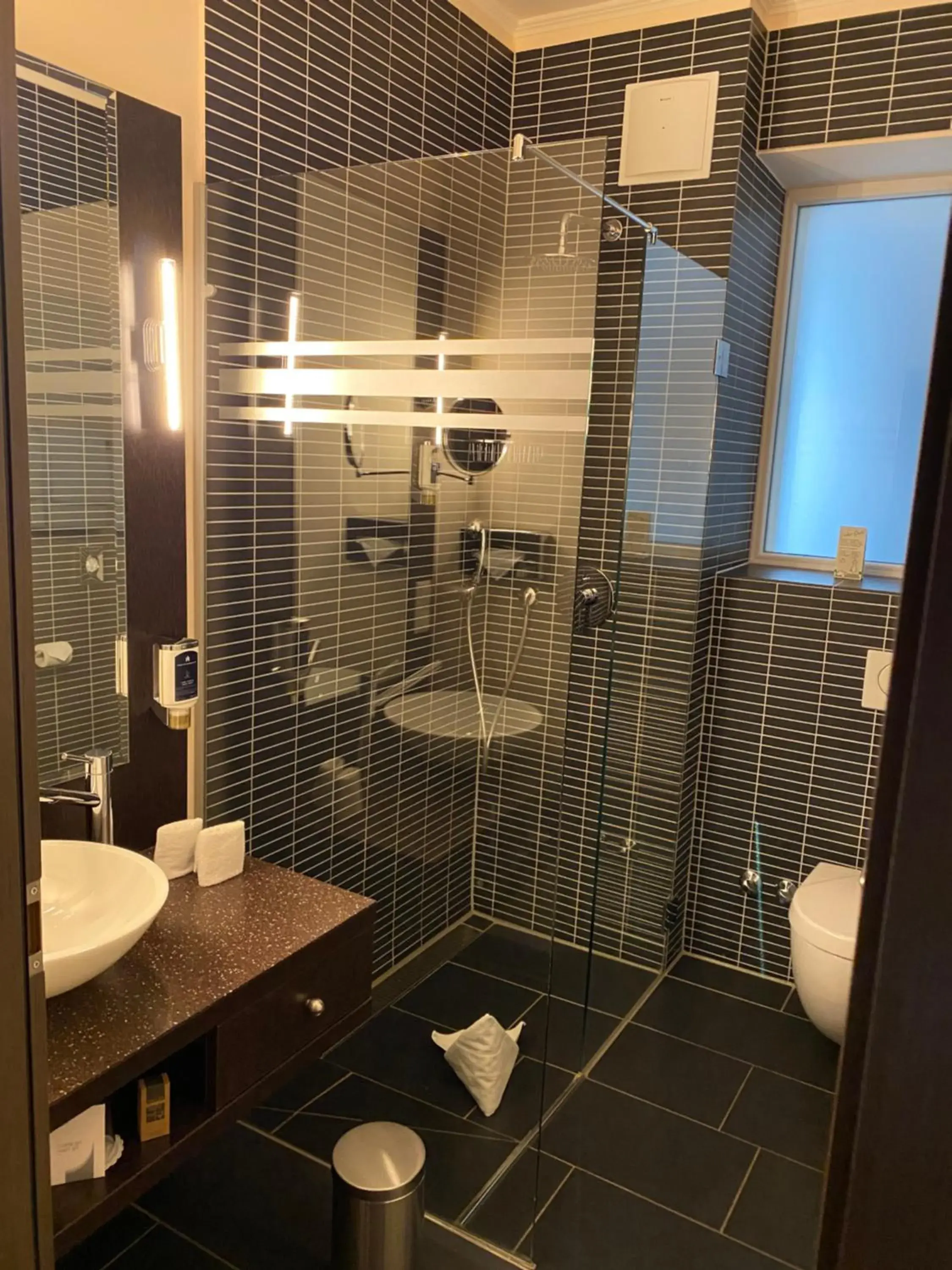 Shower, Bathroom in Top Hotel Krämer