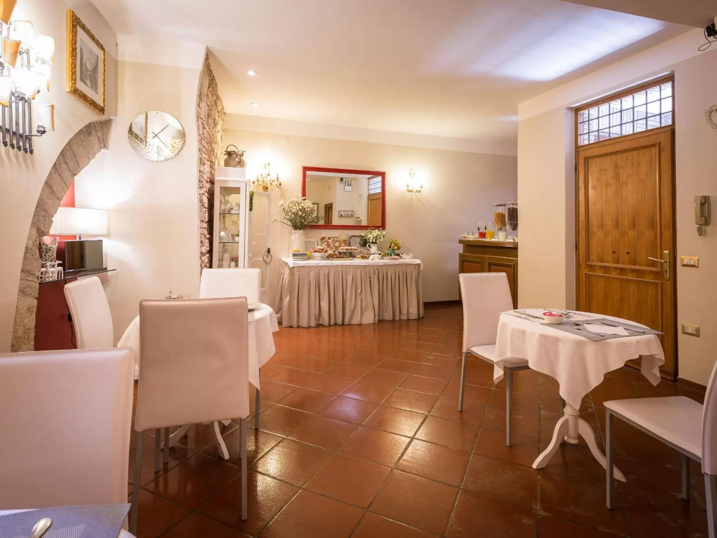 Restaurant/Places to Eat in Hotel Lieto Soggiorno