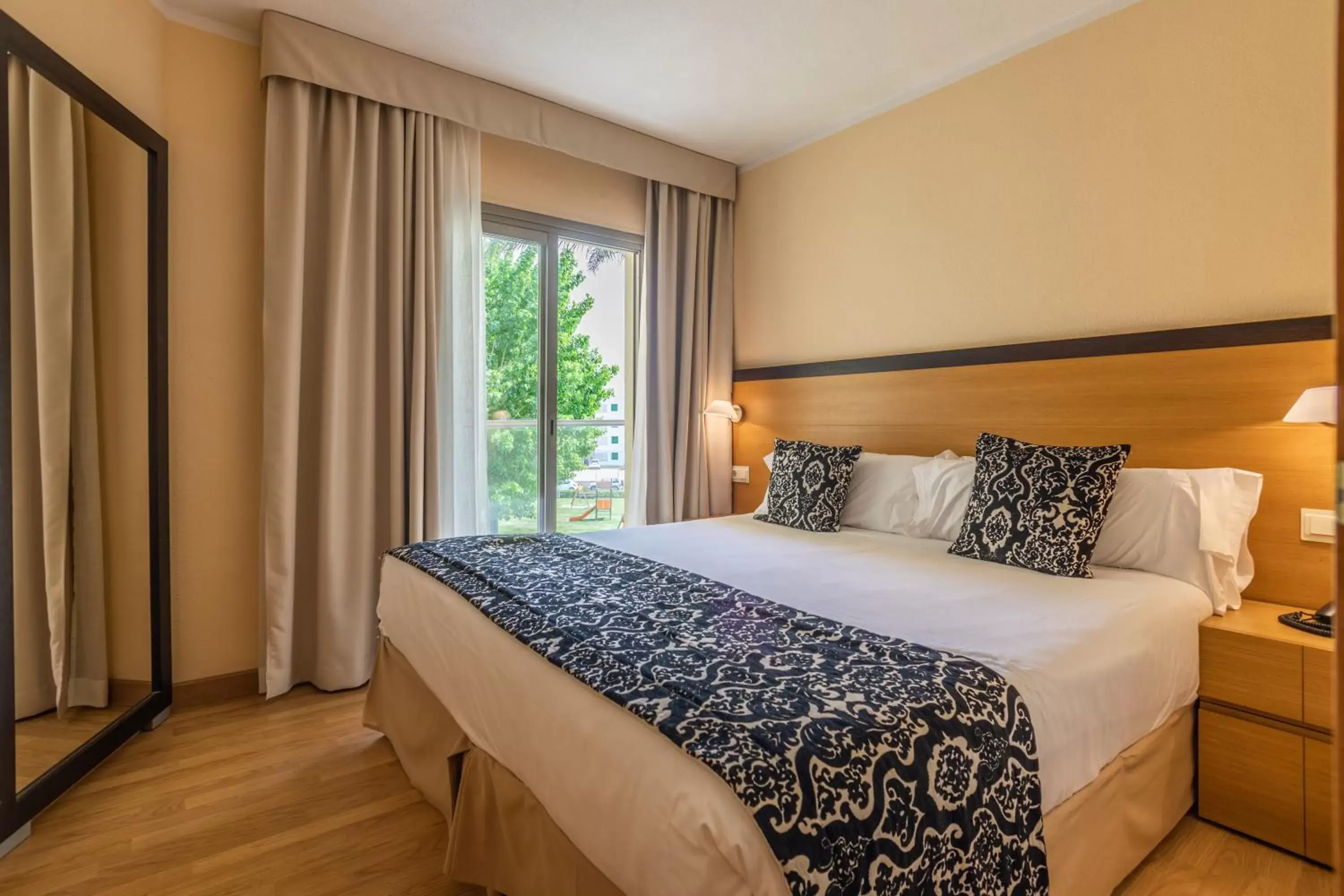 Bedroom, Bed in Zafiro Tropic