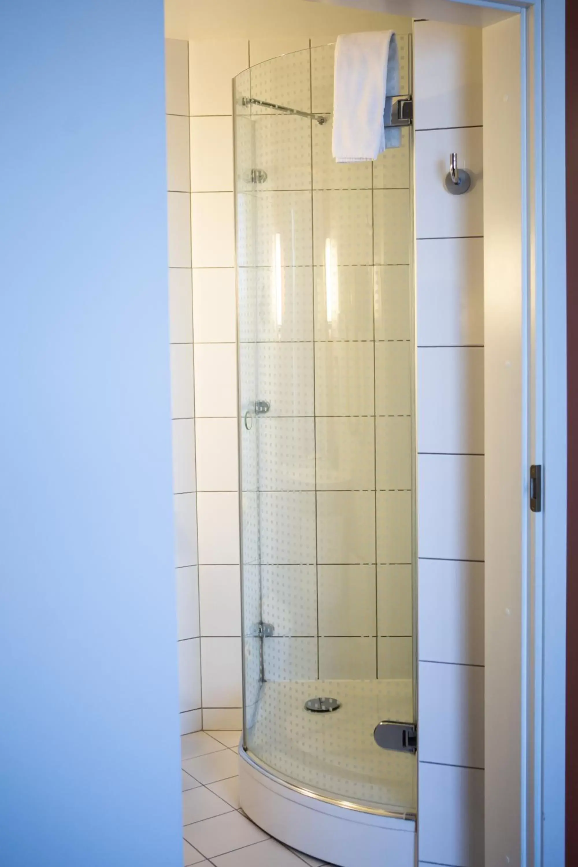 Shower, Bathroom in Ibis Kaunas Centre