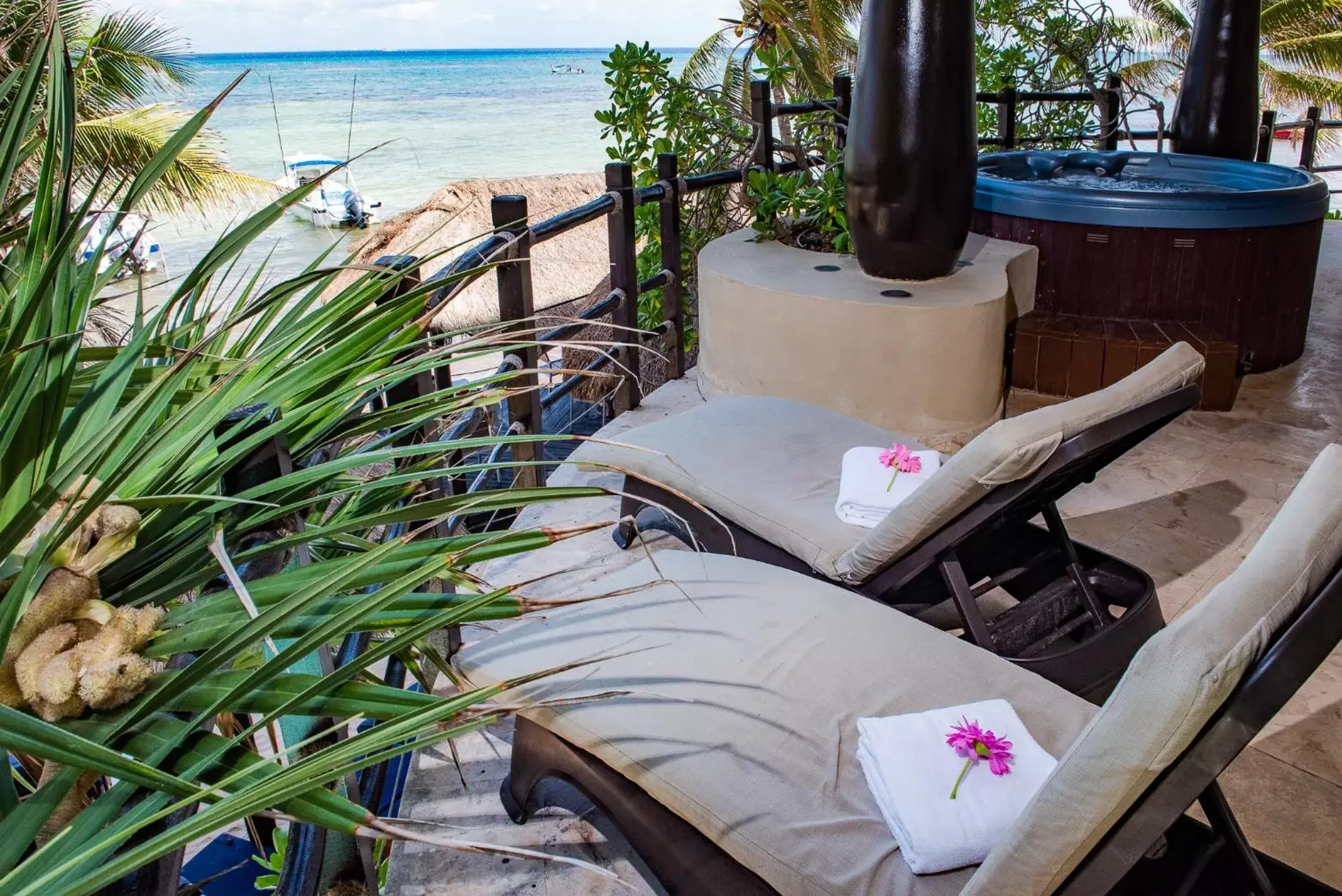 Balcony/Terrace in El Taj Oceanfront and Beachside Condo Hotel
