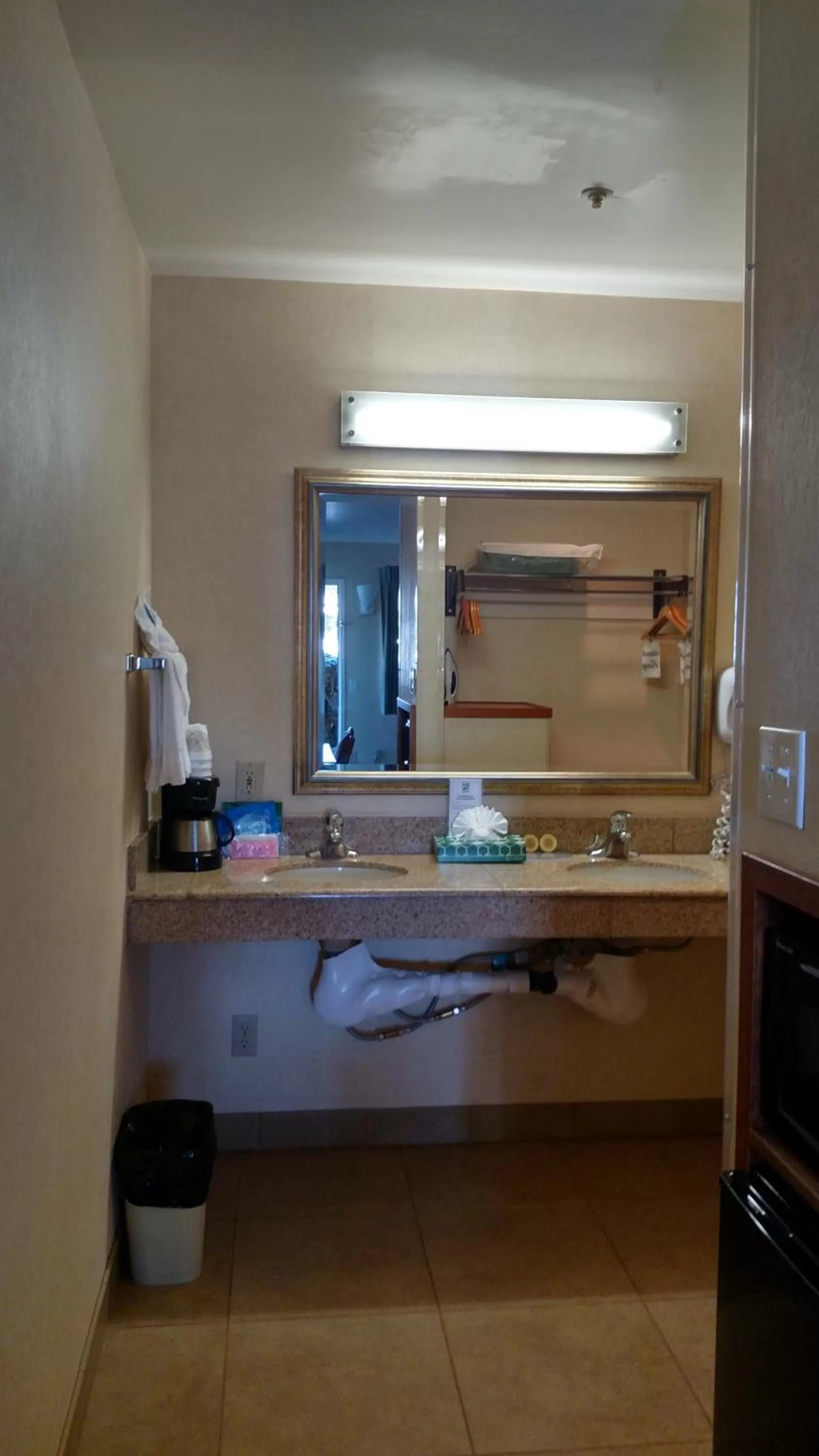 Coffee/tea facilities in Old Town Inn