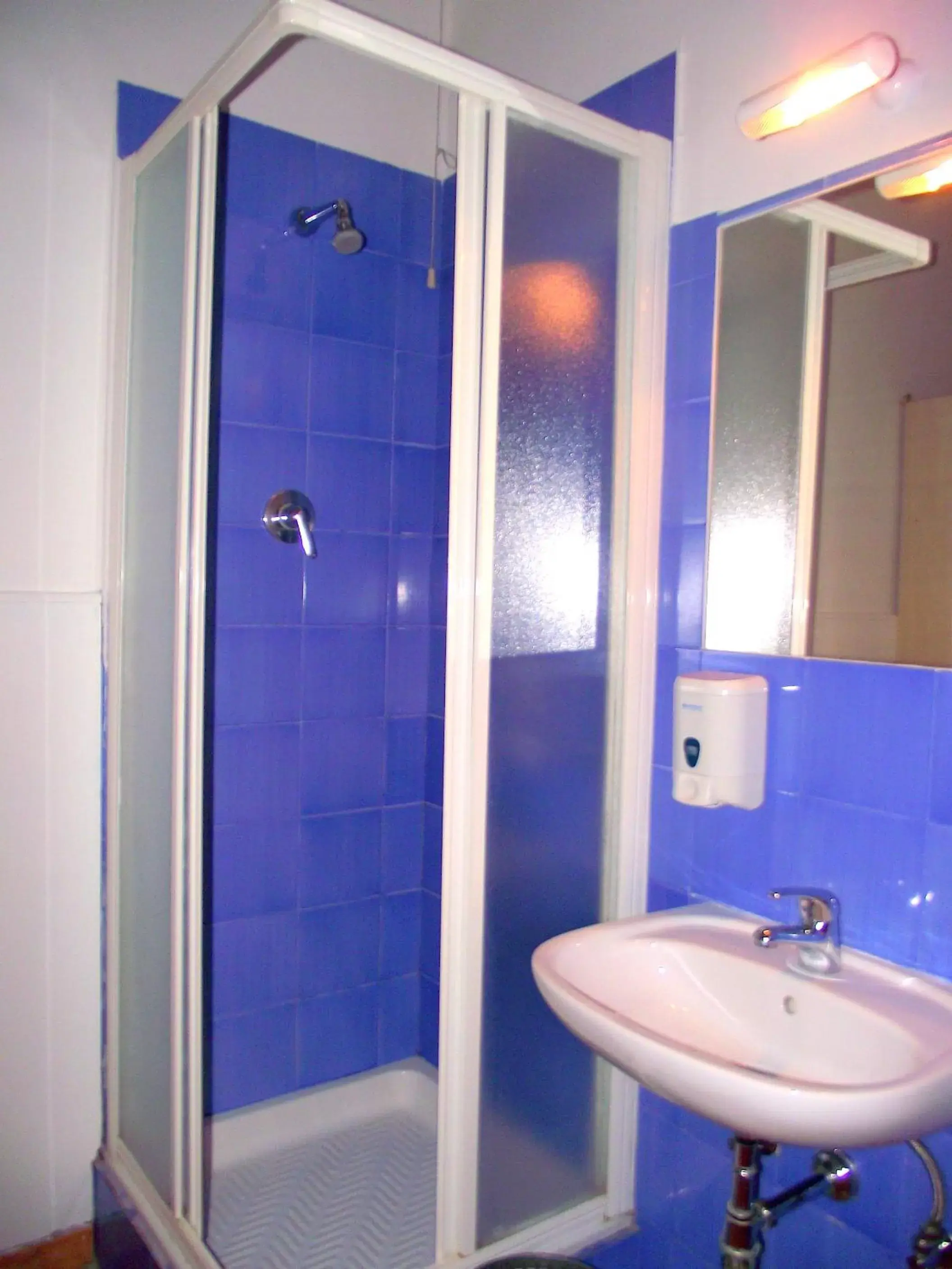 Bathroom in Hotel Paola