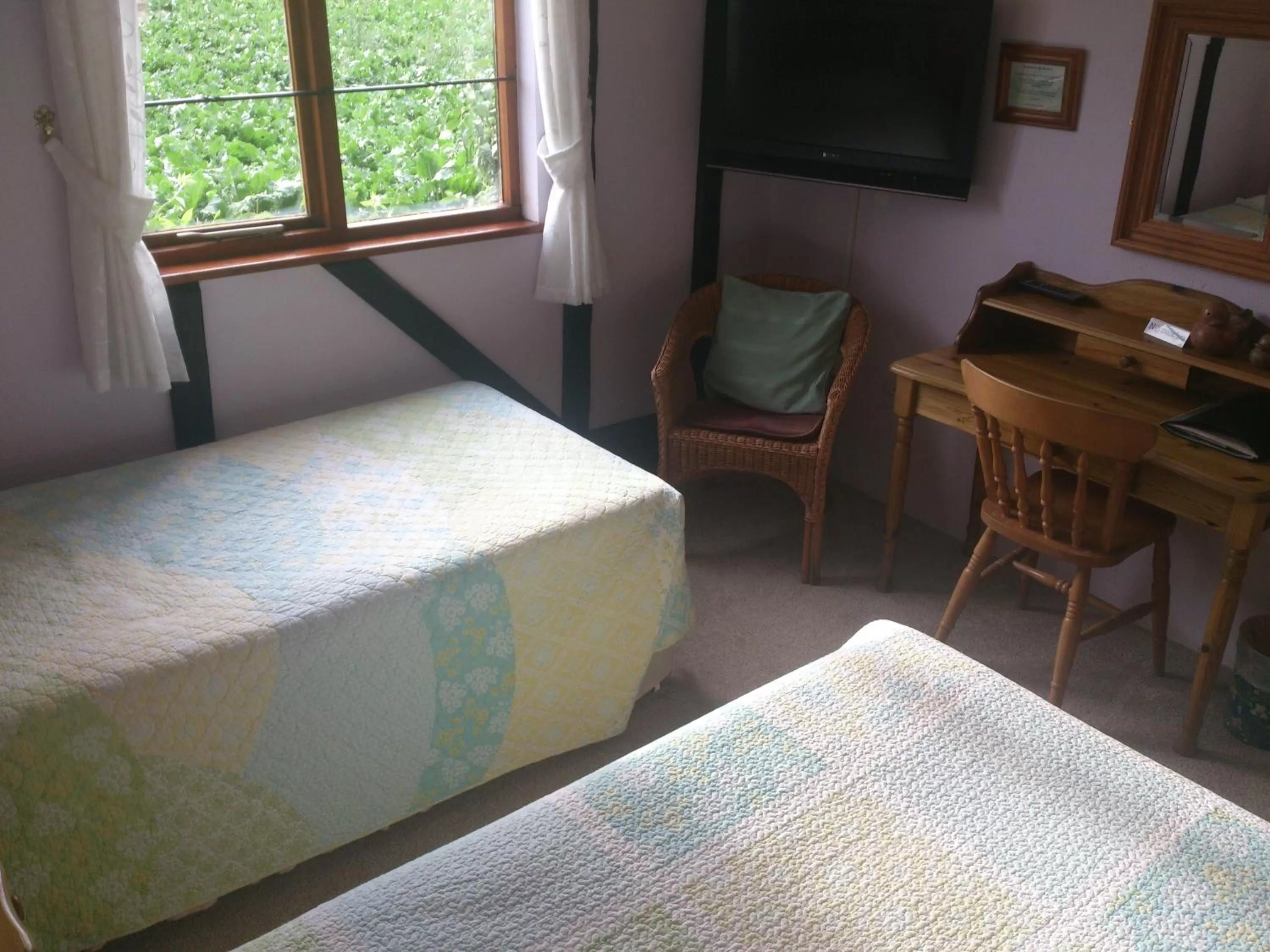Decorative detail, Bed in Six Bells Inn