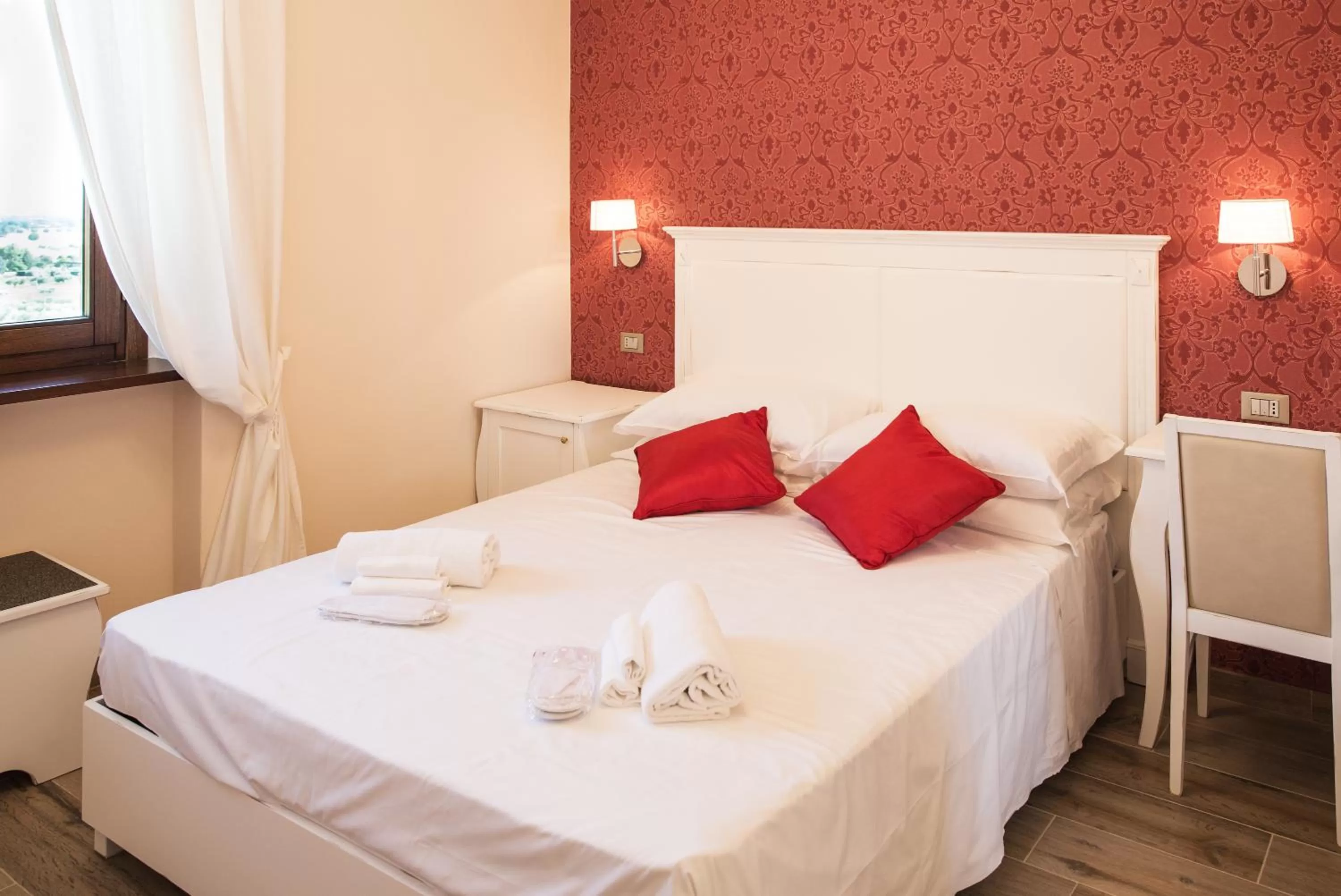 Photo of the whole room, Bed in La Dimora di Francesco