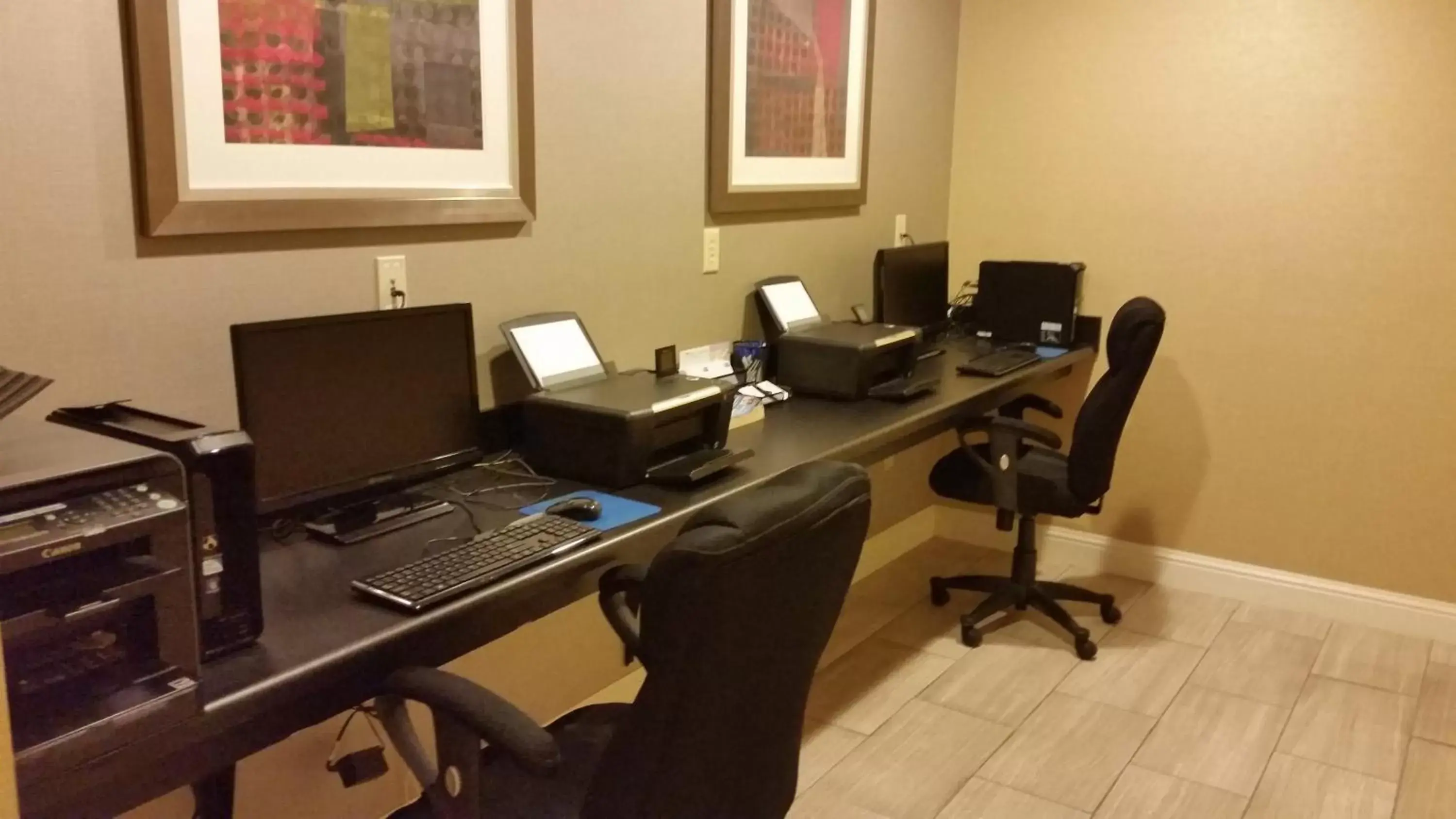 Other, Business Area/Conference Room in Holiday Inn Express & Suites Marion Northeast, an IHG Hotel
