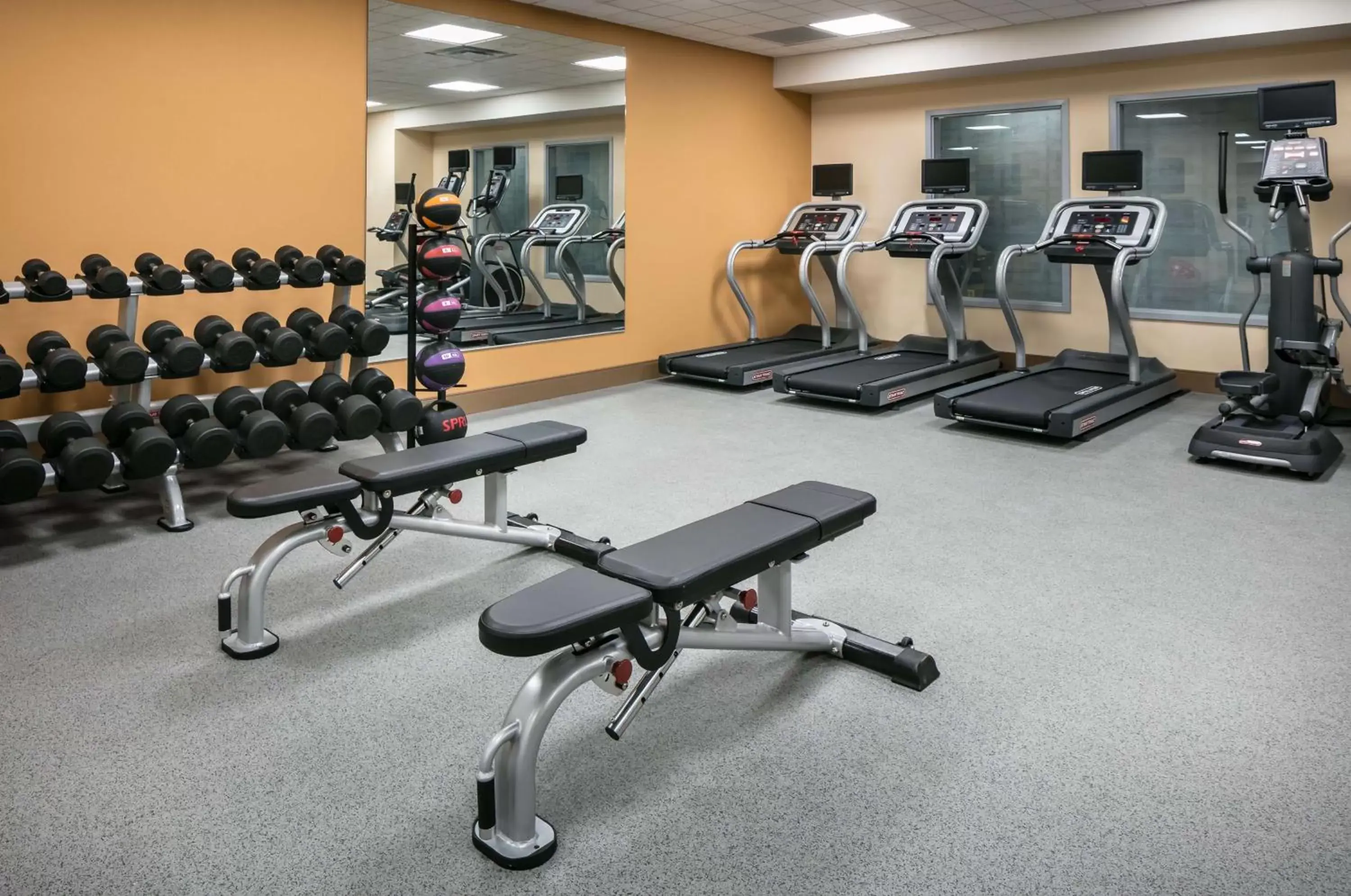 Fitness centre/facilities, Fitness Center/Facilities in Hilton Garden Inn Iowa City Downtown University