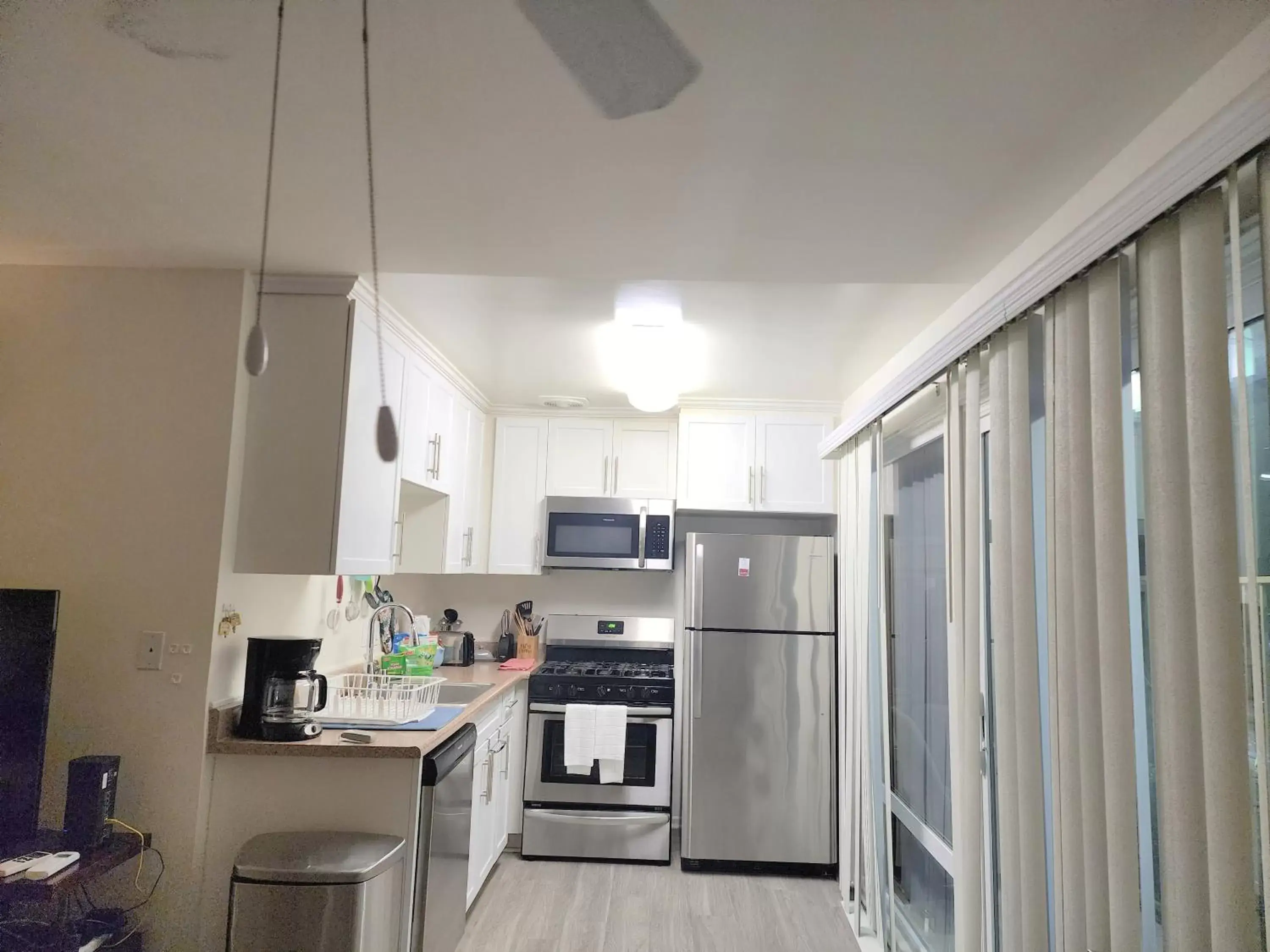 dishwasher, Kitchen/Kitchenette in Executive Santa Monica Suites
