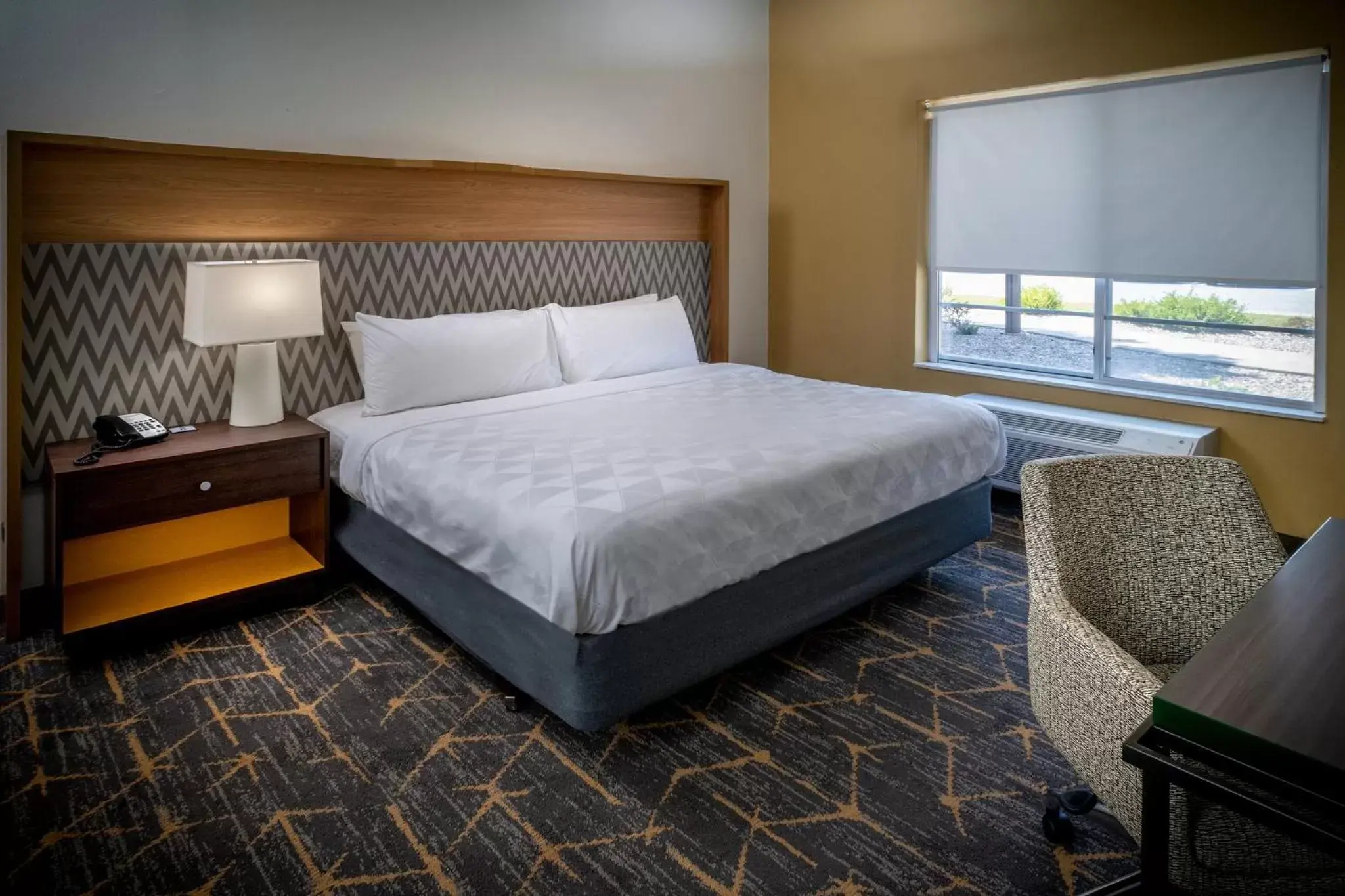Photo of the whole room, Bed in Holiday Inn Hotel & Suites Beckley, an IHG Hotel