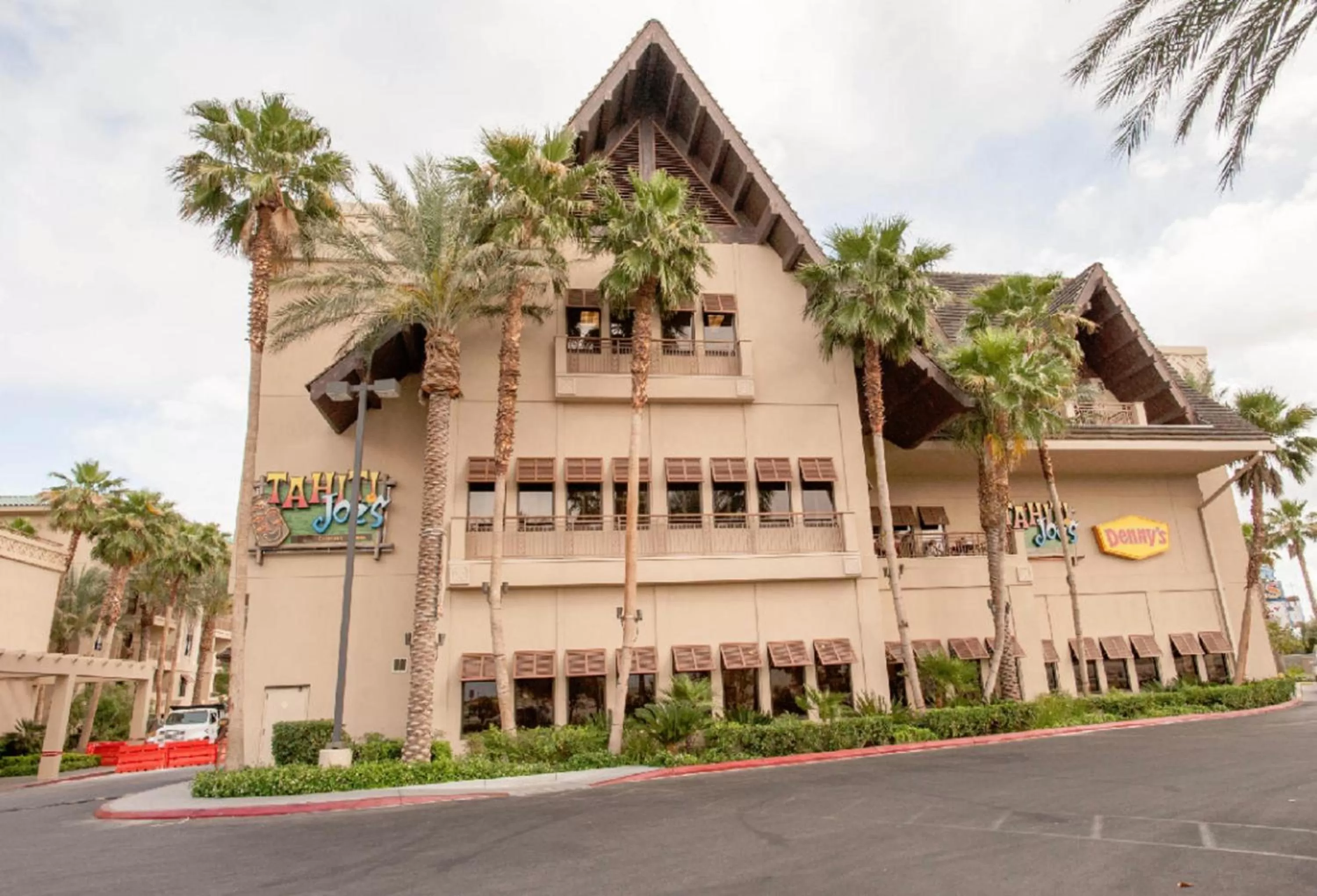 Restaurant/places to eat, Property Building in Suites at Tahiti Village Resort and Spa-No Resort Fee