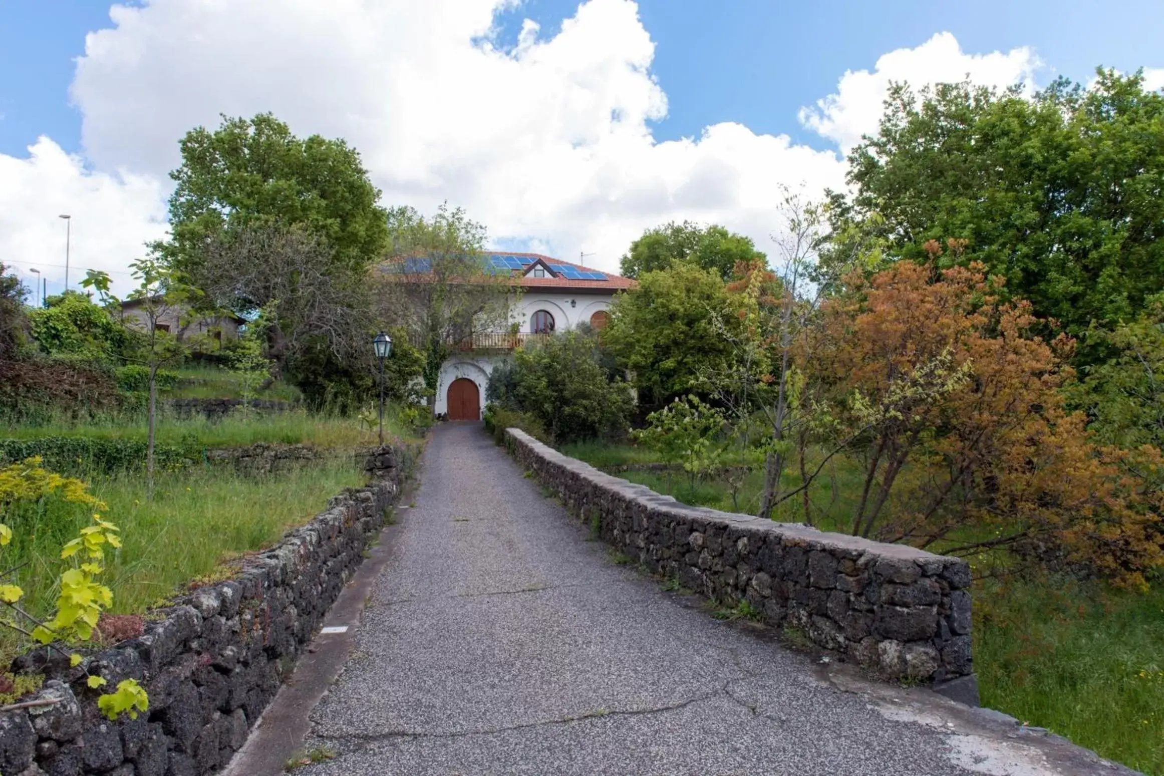 Facade/entrance, Garden in Domus Verdiana