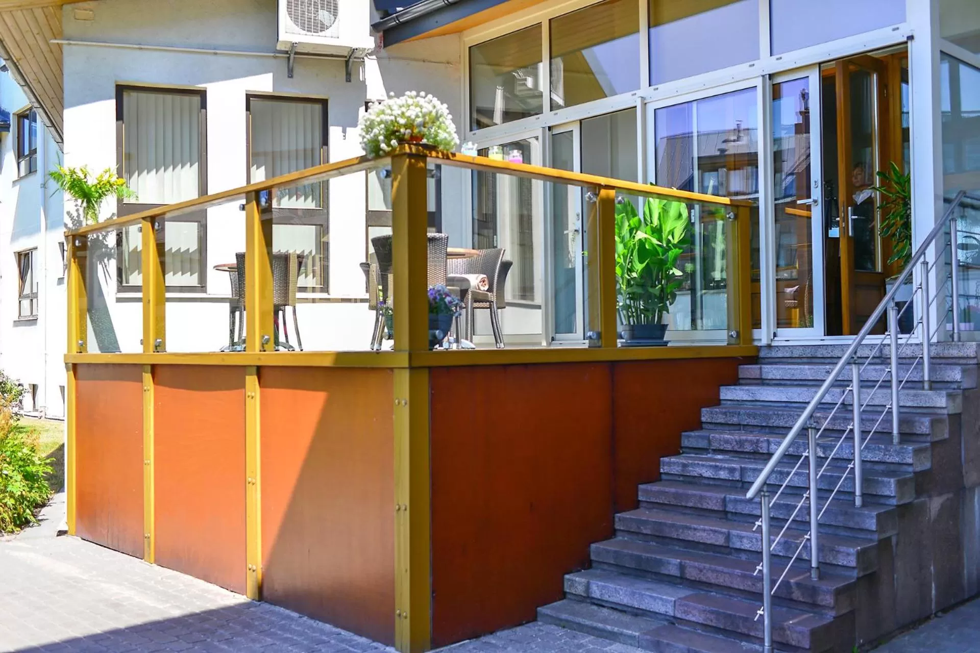 Patio in Hotel Vantis Riverside