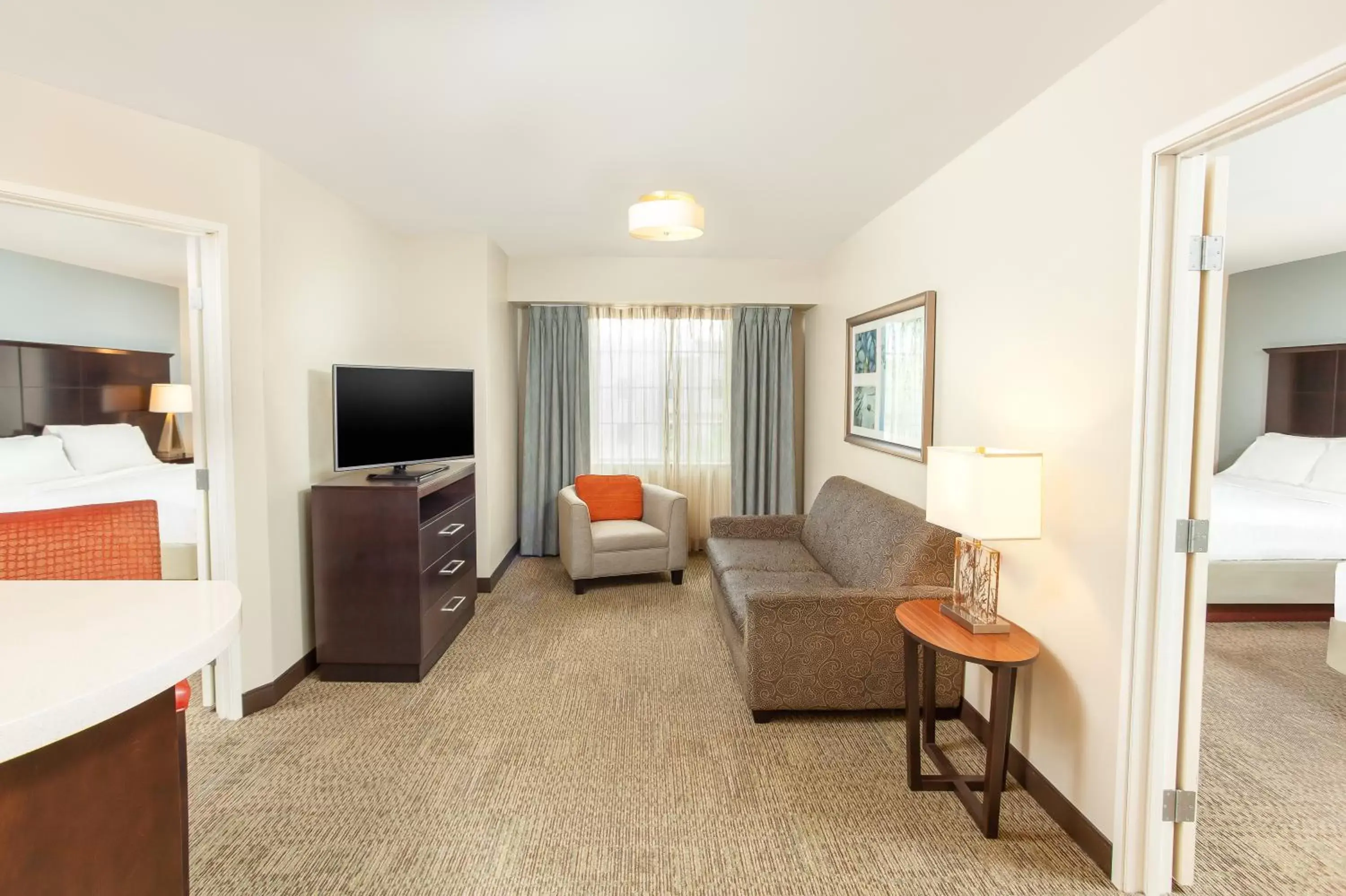 Living room, Seating Area in Staybridge Suites Chandler, an IHG Hotel