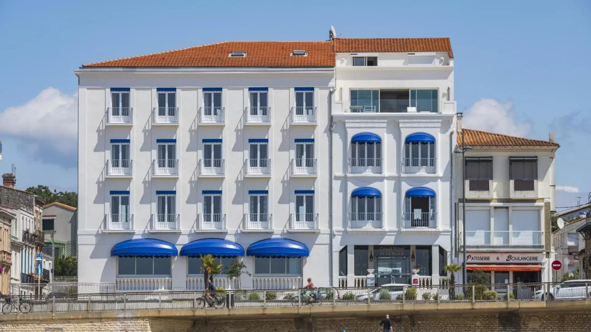 Property Building in CERISE Royan - Le Grand Hôtel de la Plage