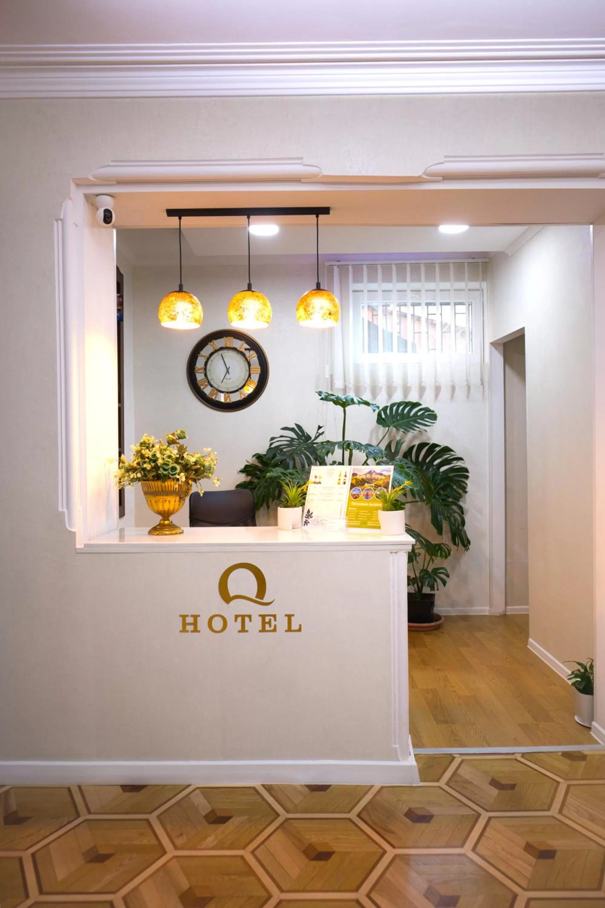 Living room, Lobby/Reception in Metekhi View Hotel