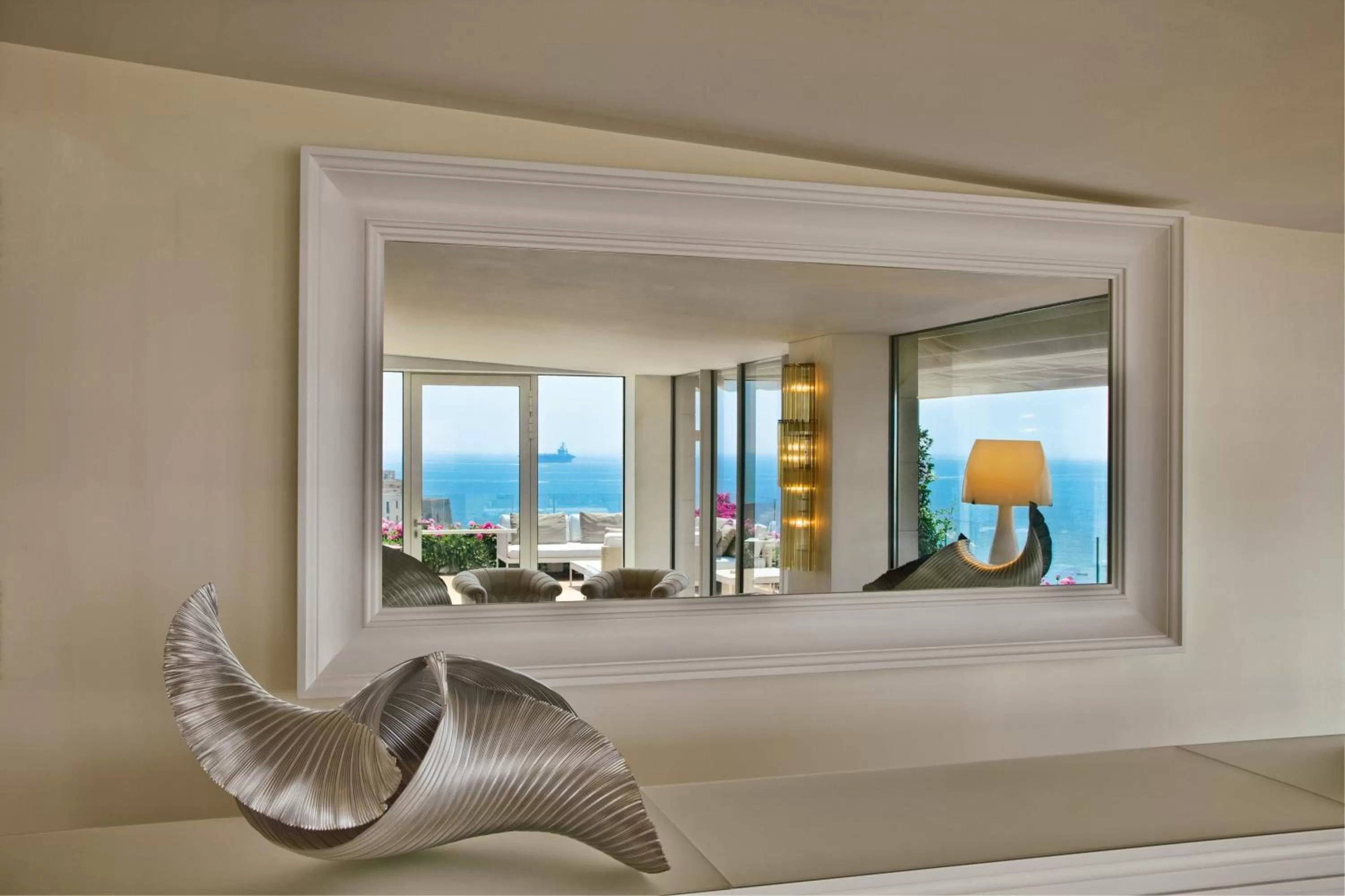 Decorative detail in Grand Hotel Vesuvio