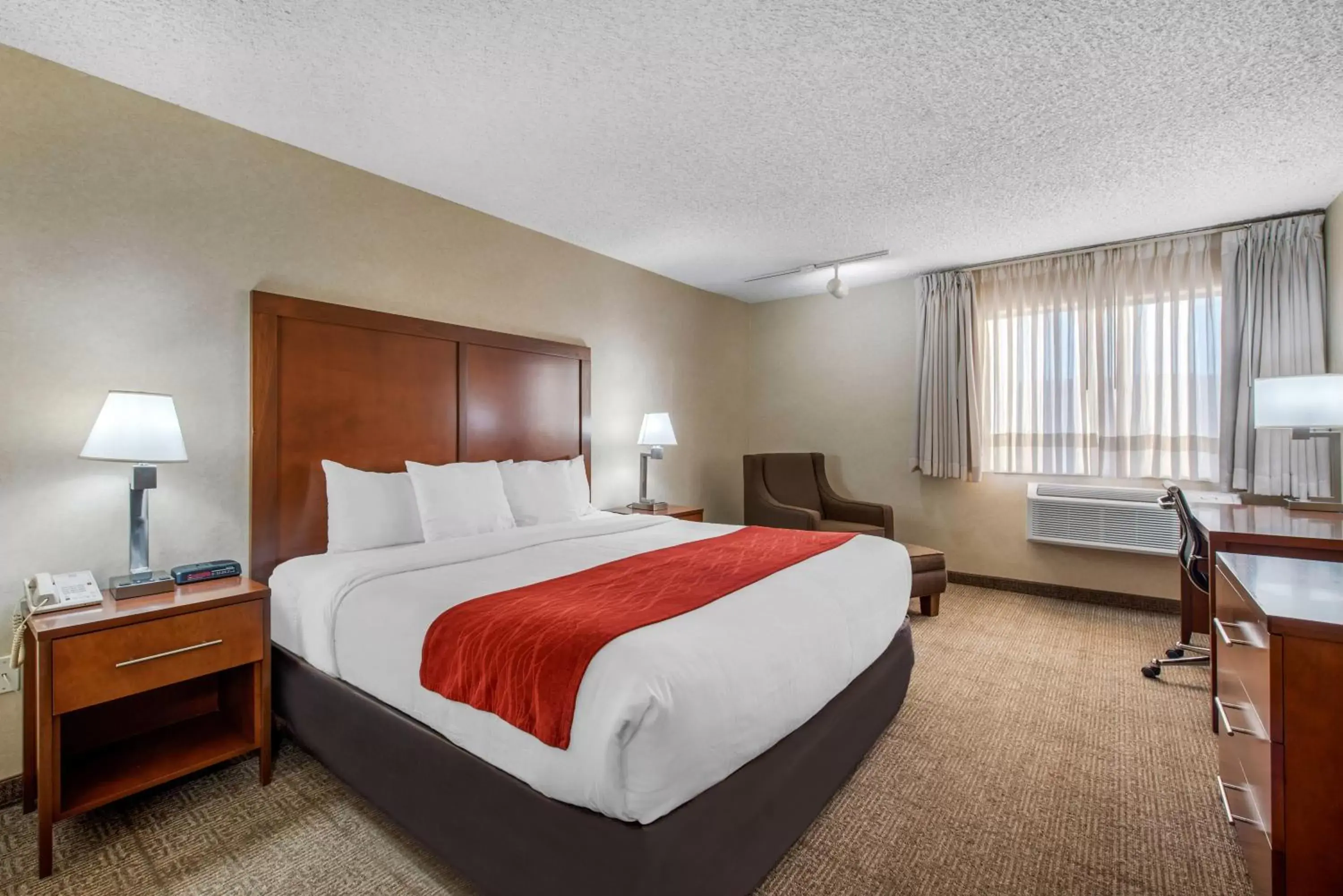 Bed in Comfort Inn Denver Southeast