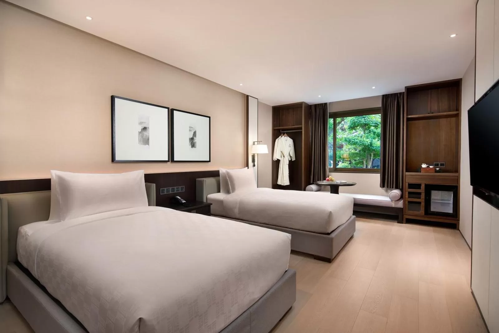 Bedroom, Bed in HUALUXE Xi'an Tanghua by IHG