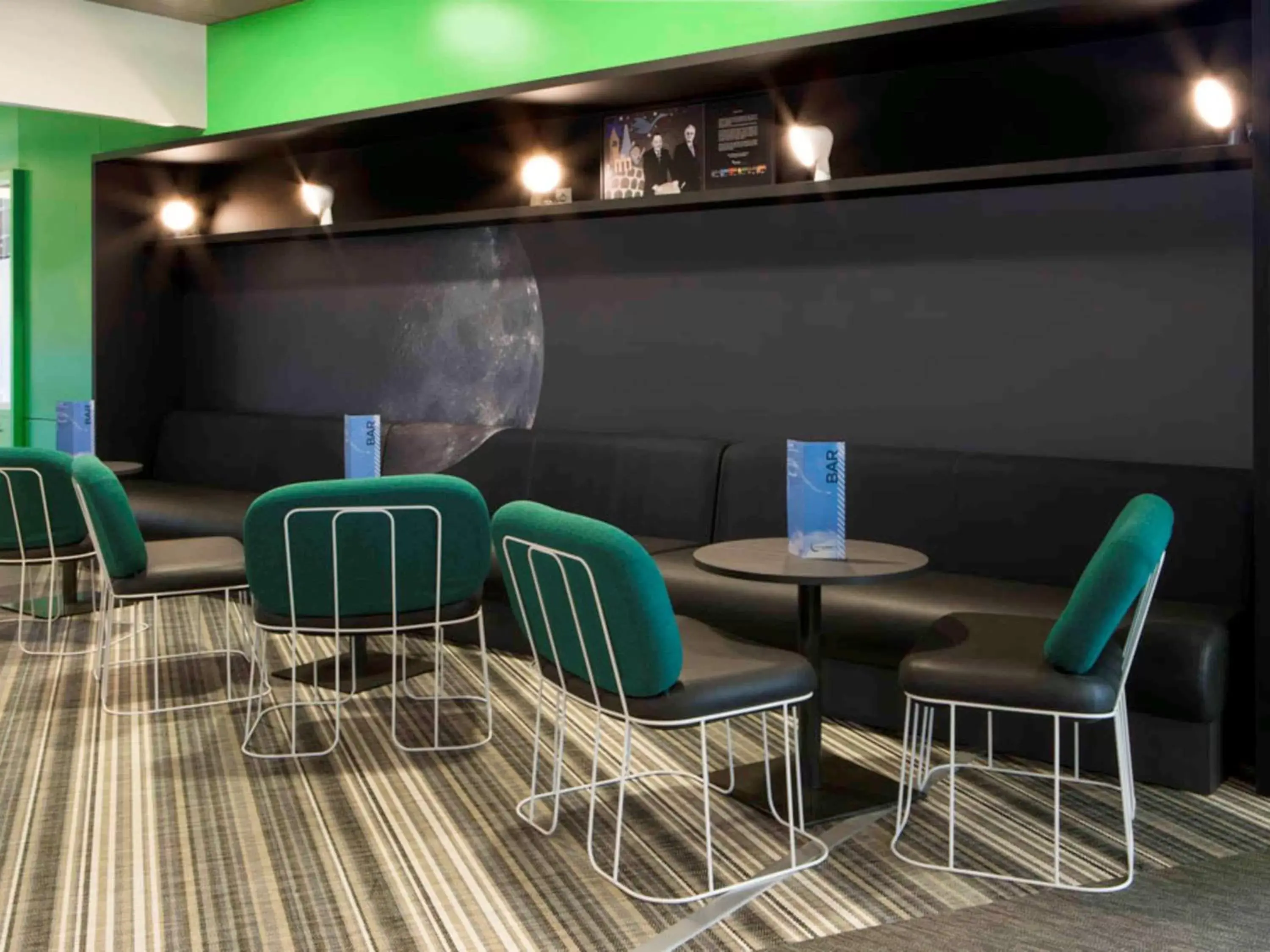 Lounge or bar in ibis Styles Paris Charles de Gaulle Airport