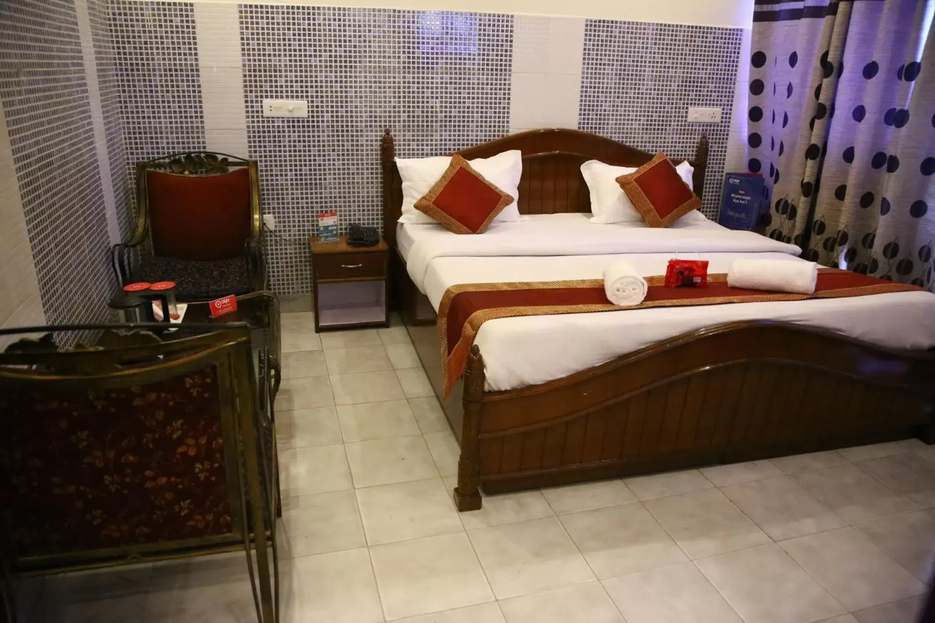 Bedroom, Bed in Hotel City Plaza 7
