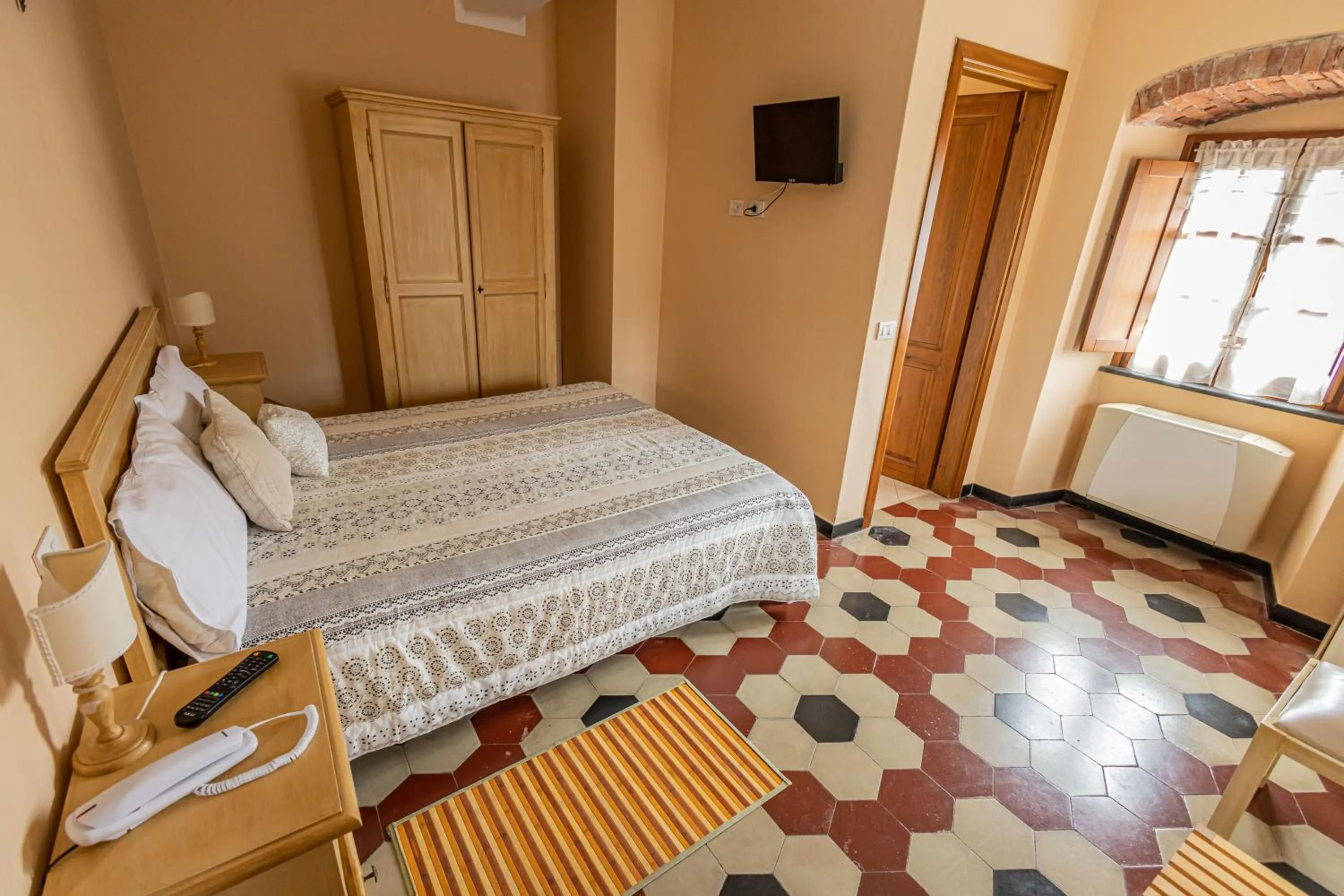 Double Room with Garden View - single occupancy in Albergo la Luna
