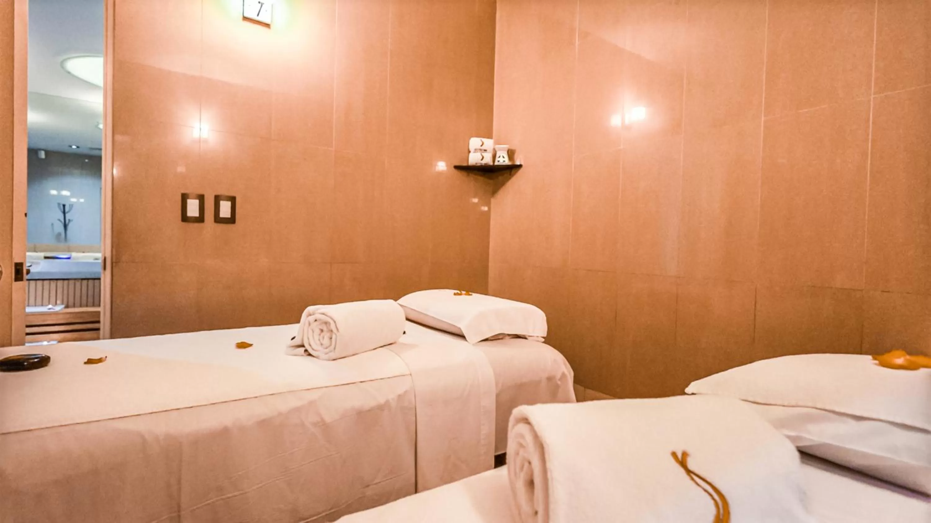 Spa and wellness centre/facilities, Bed in Suites Inn la Muralla Hotel & Spa