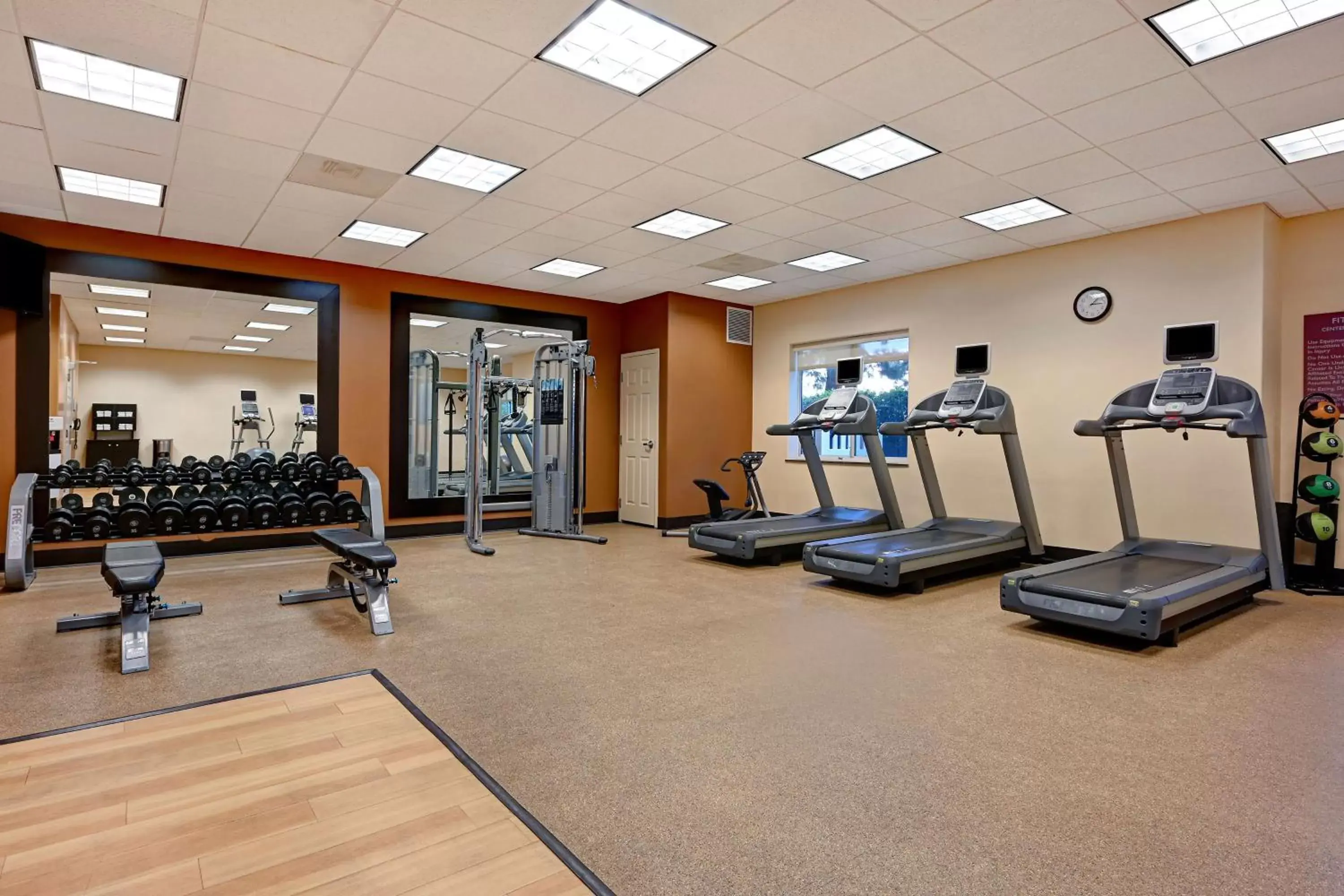 Fitness centre/facilities in Hilton Garden Inn San Bernardino Fitness centre/facilities in Hilton Garden Inn San Bernardino