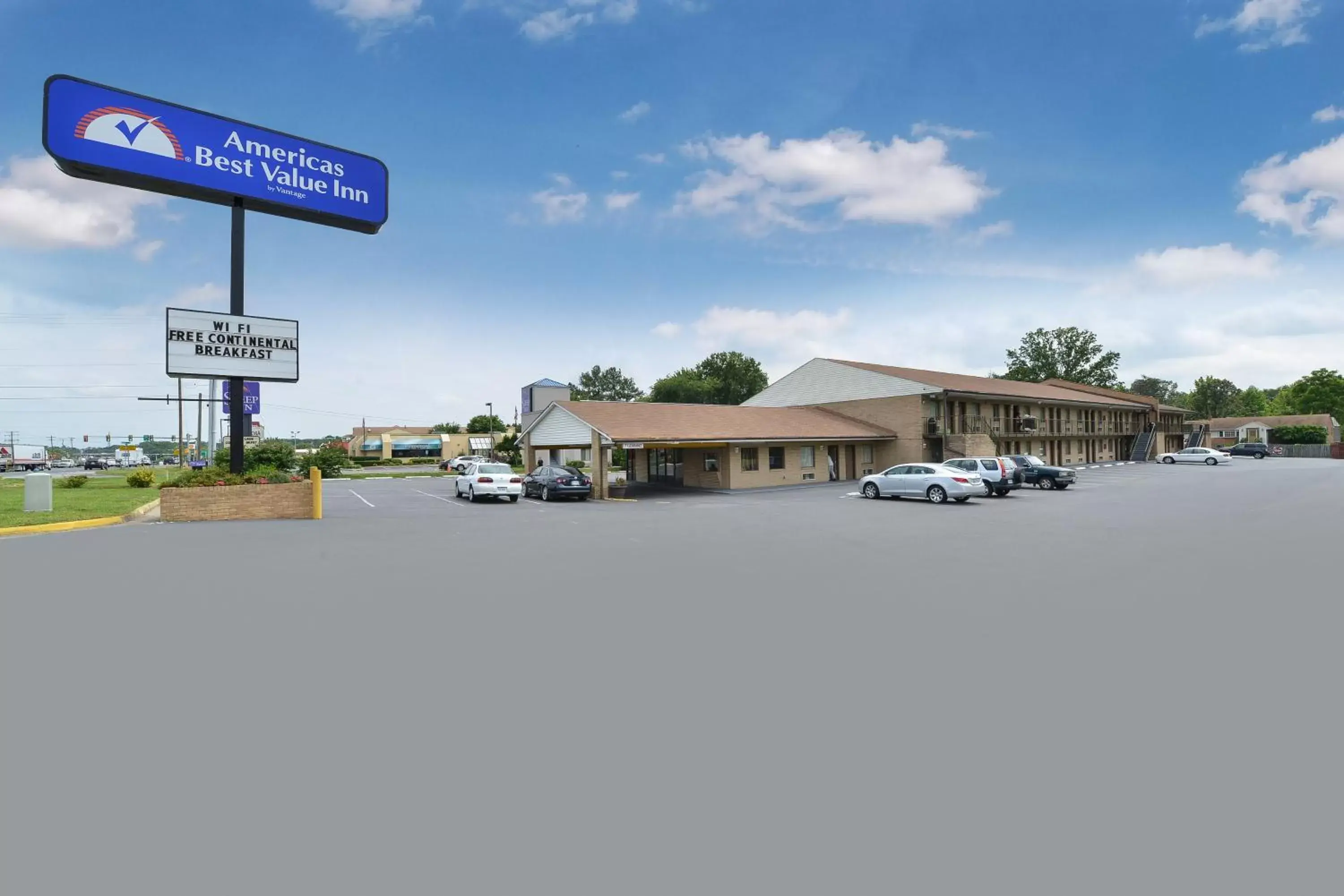 Facade/entrance, Property Building in Americas Best Value Inn - Fredericksburg North