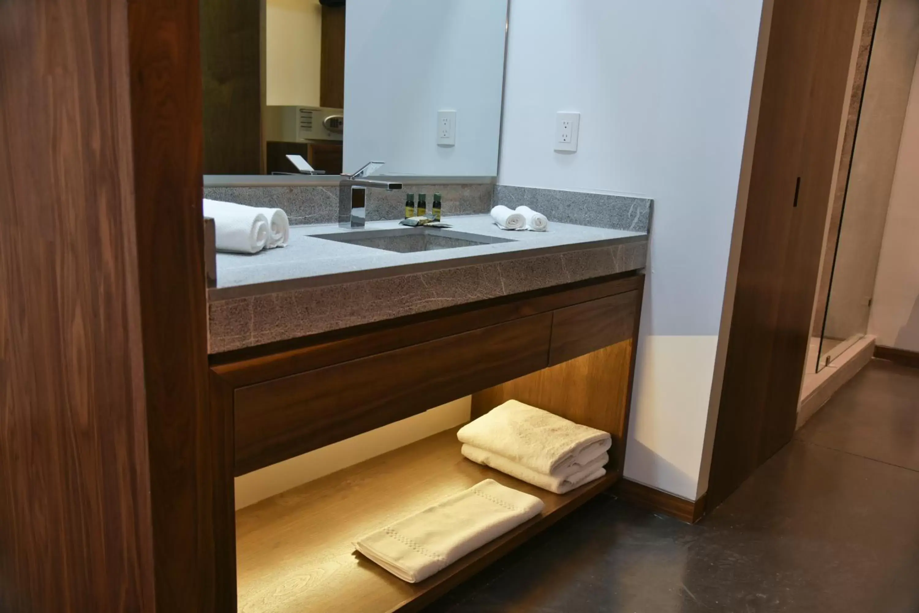 Bathroom in Suites BQ