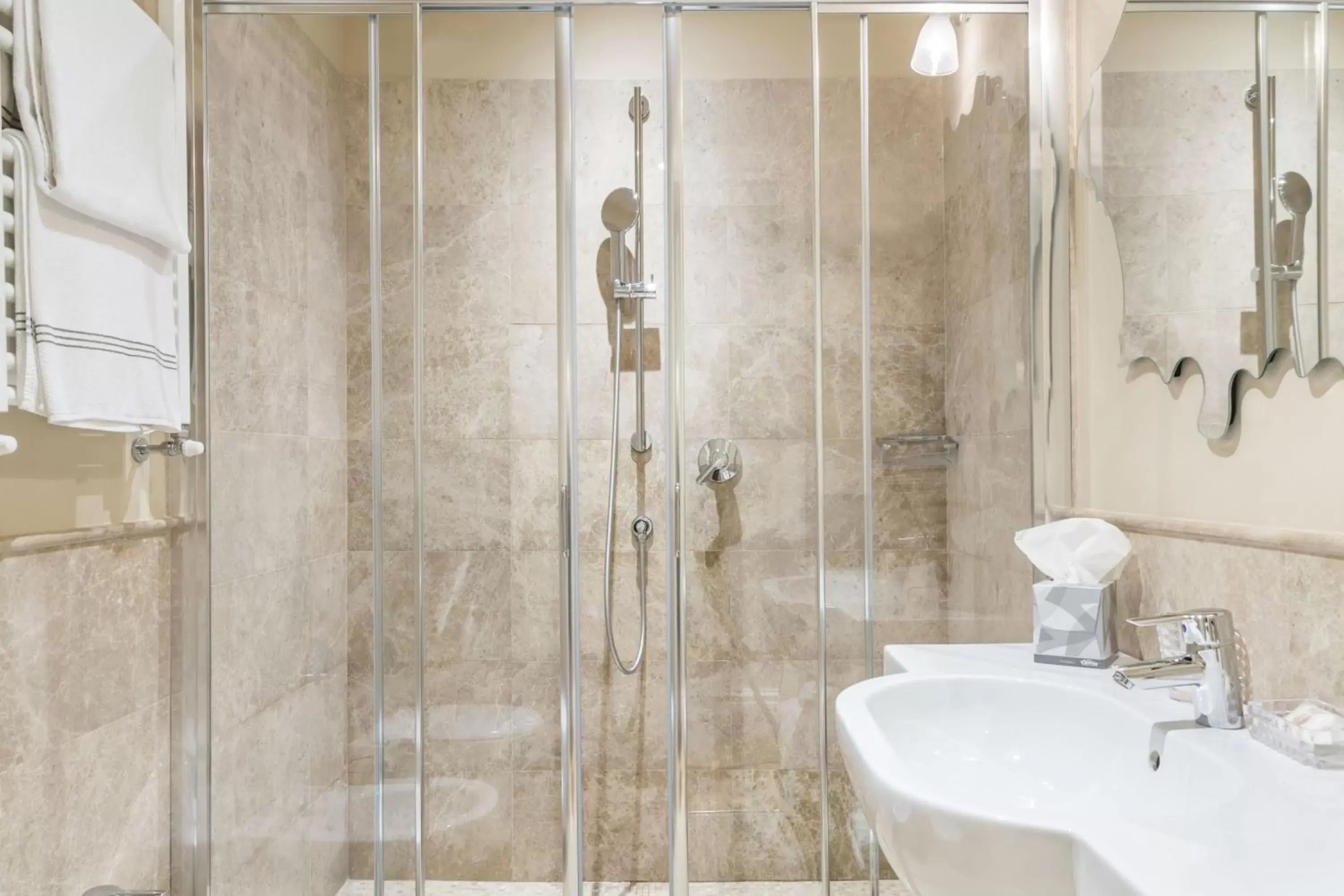 Bathroom in Grand Hotel Cavour