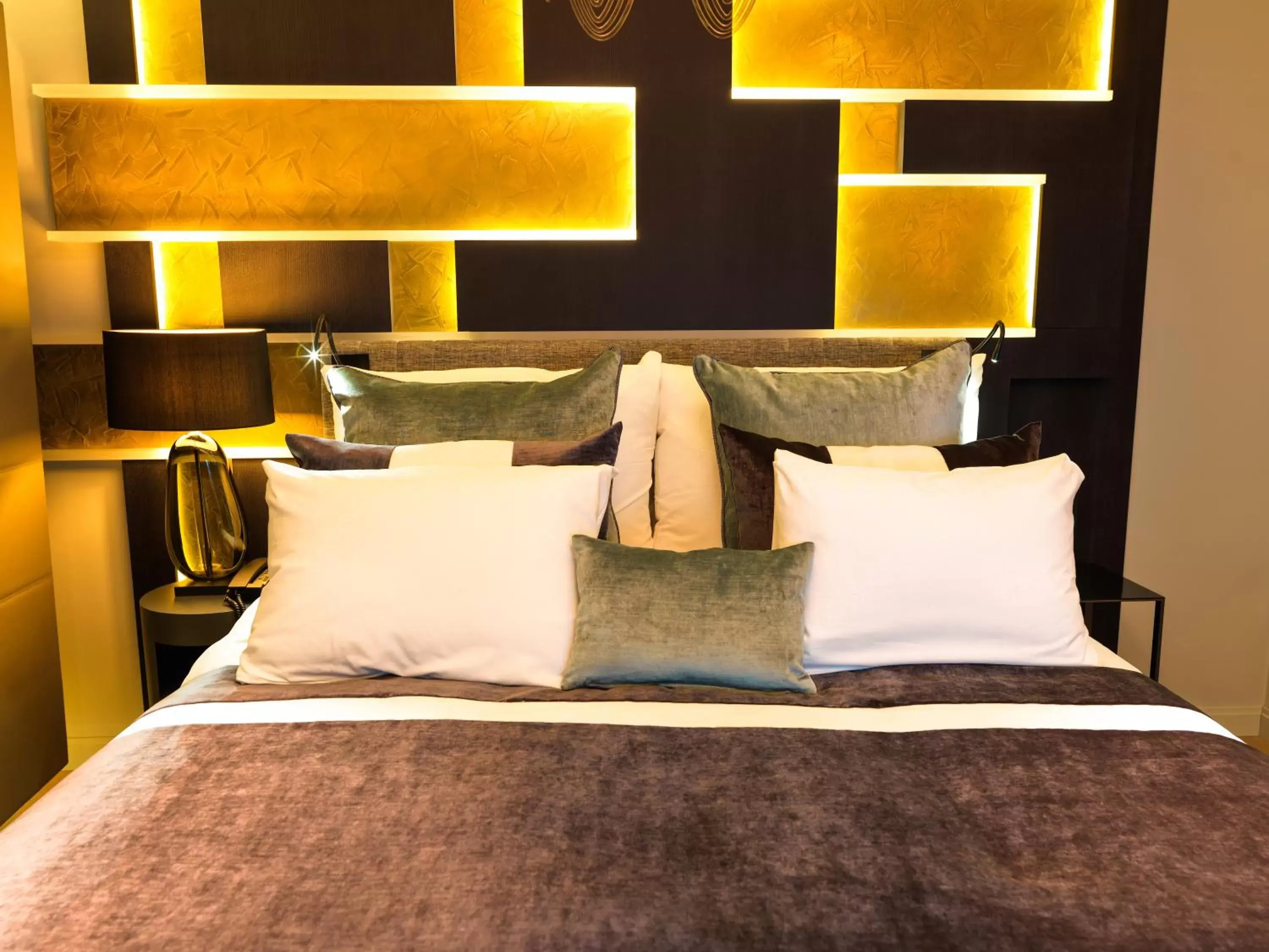 Bed in The Thief Bed in The Thief