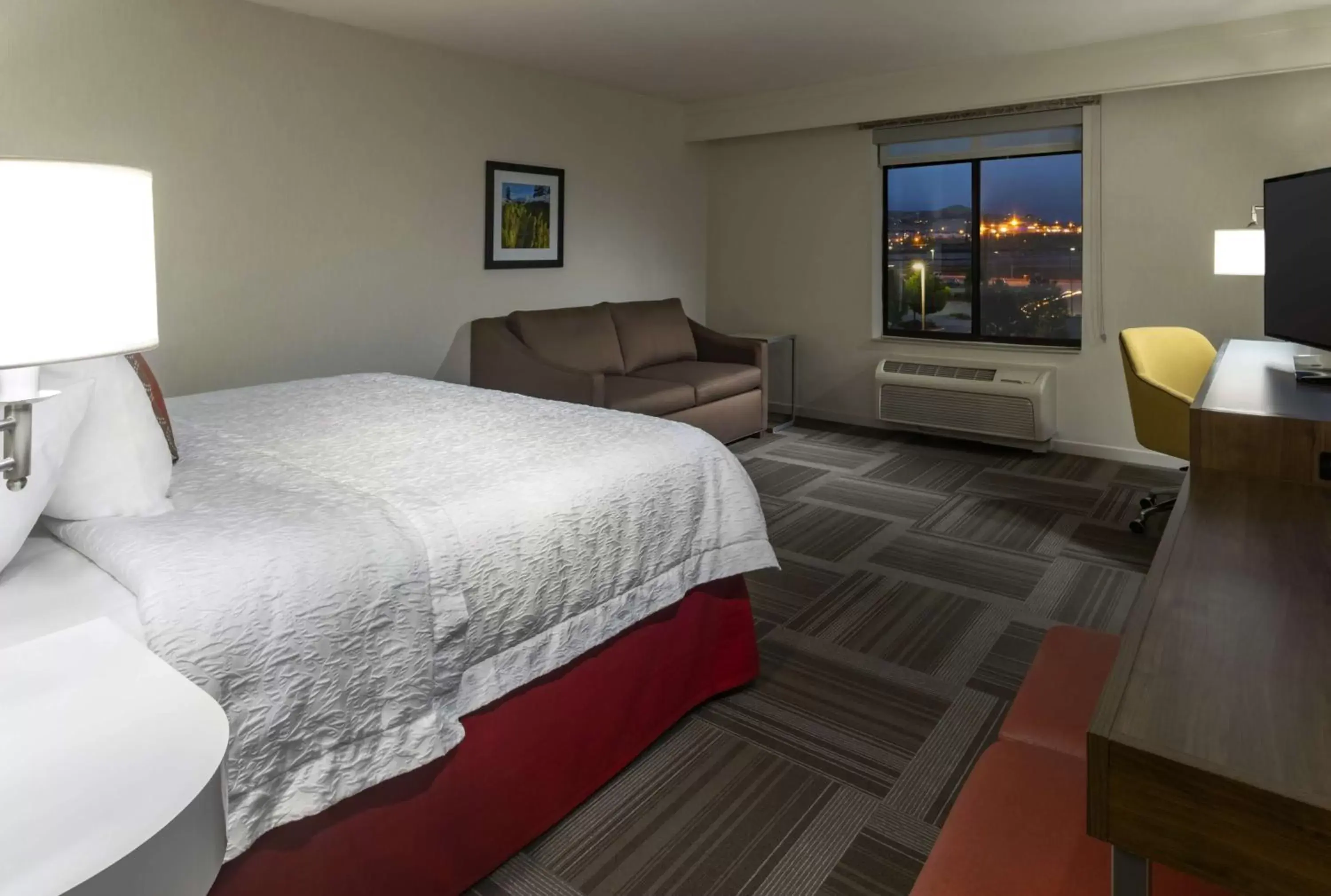 Living room, Bed in Hampton Inn Lehi-Thanksgiving Point Living room, Bed in Hampton Inn Lehi-Thanksgiving Point