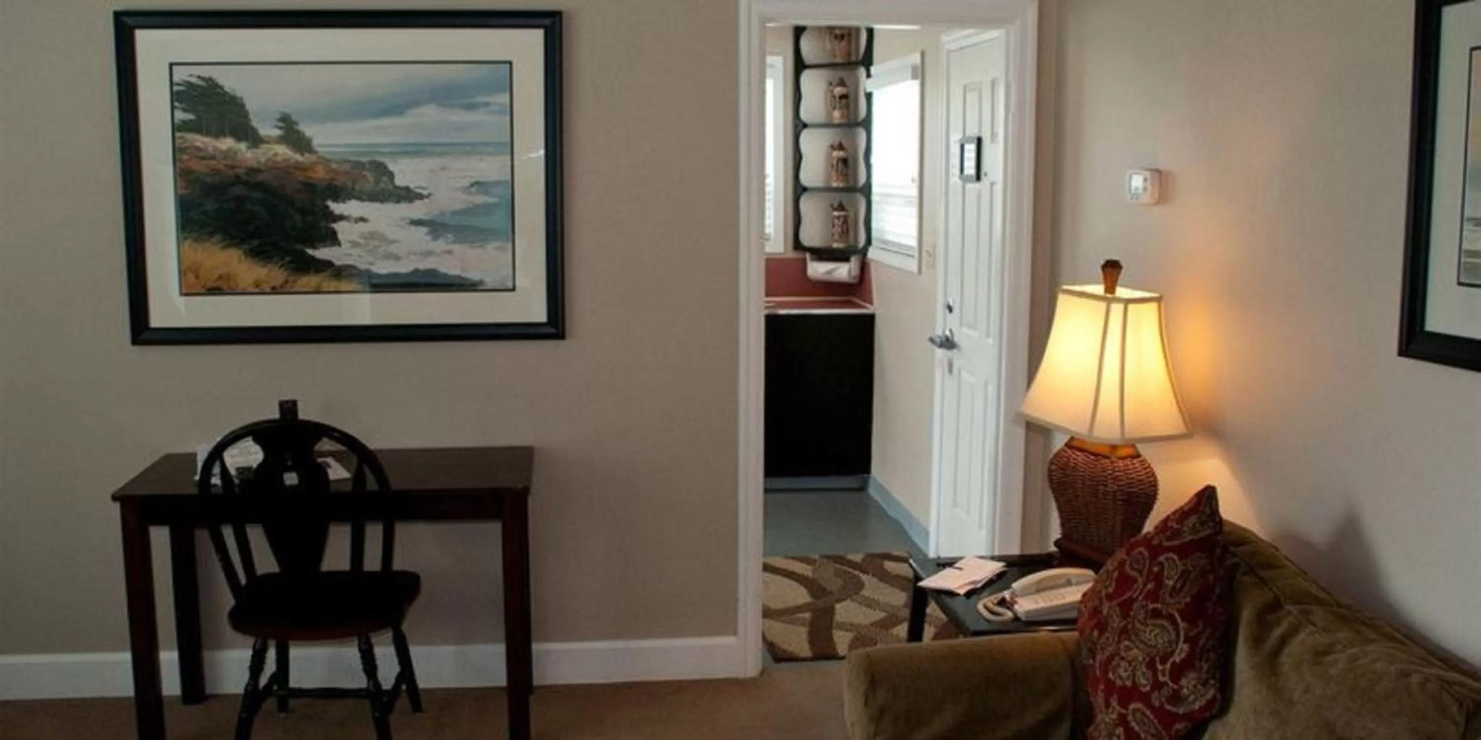 Living room in Ecola Creek Lodge