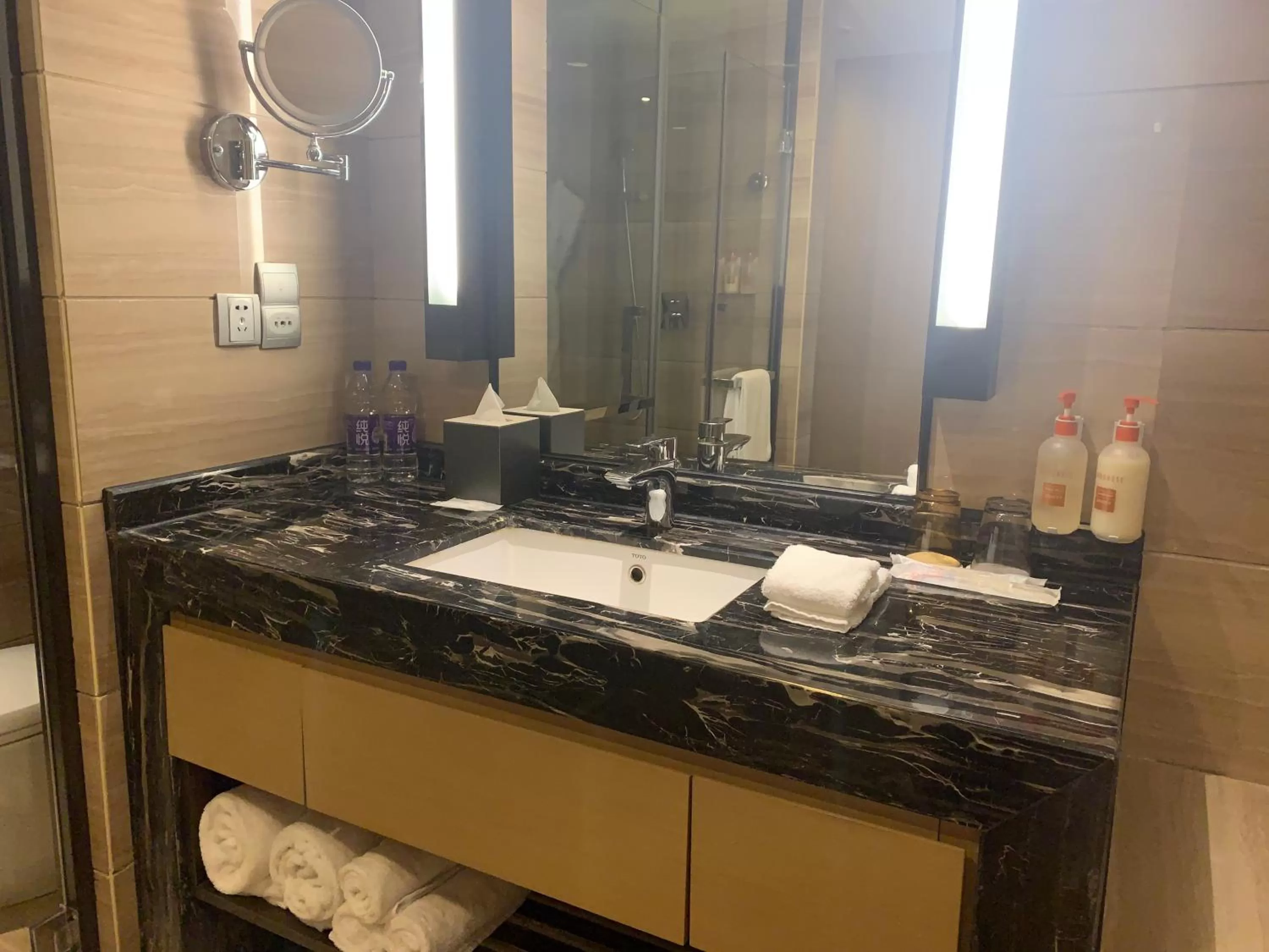 Bathroom in Crowne Plaza Tianjin Meijiangnan by IHG