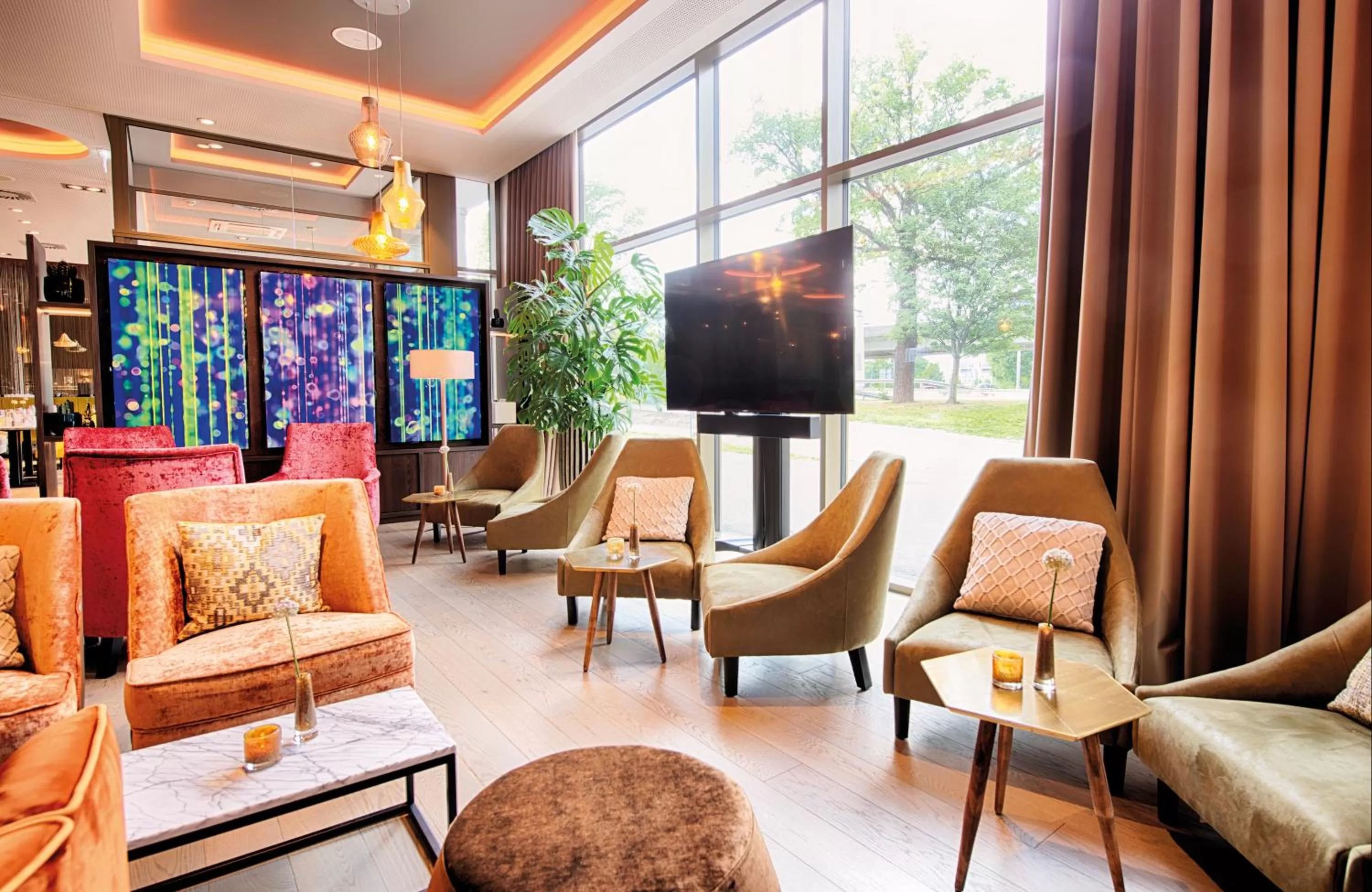 Lounge or bar in Leonardo Royal Hotel Ulm