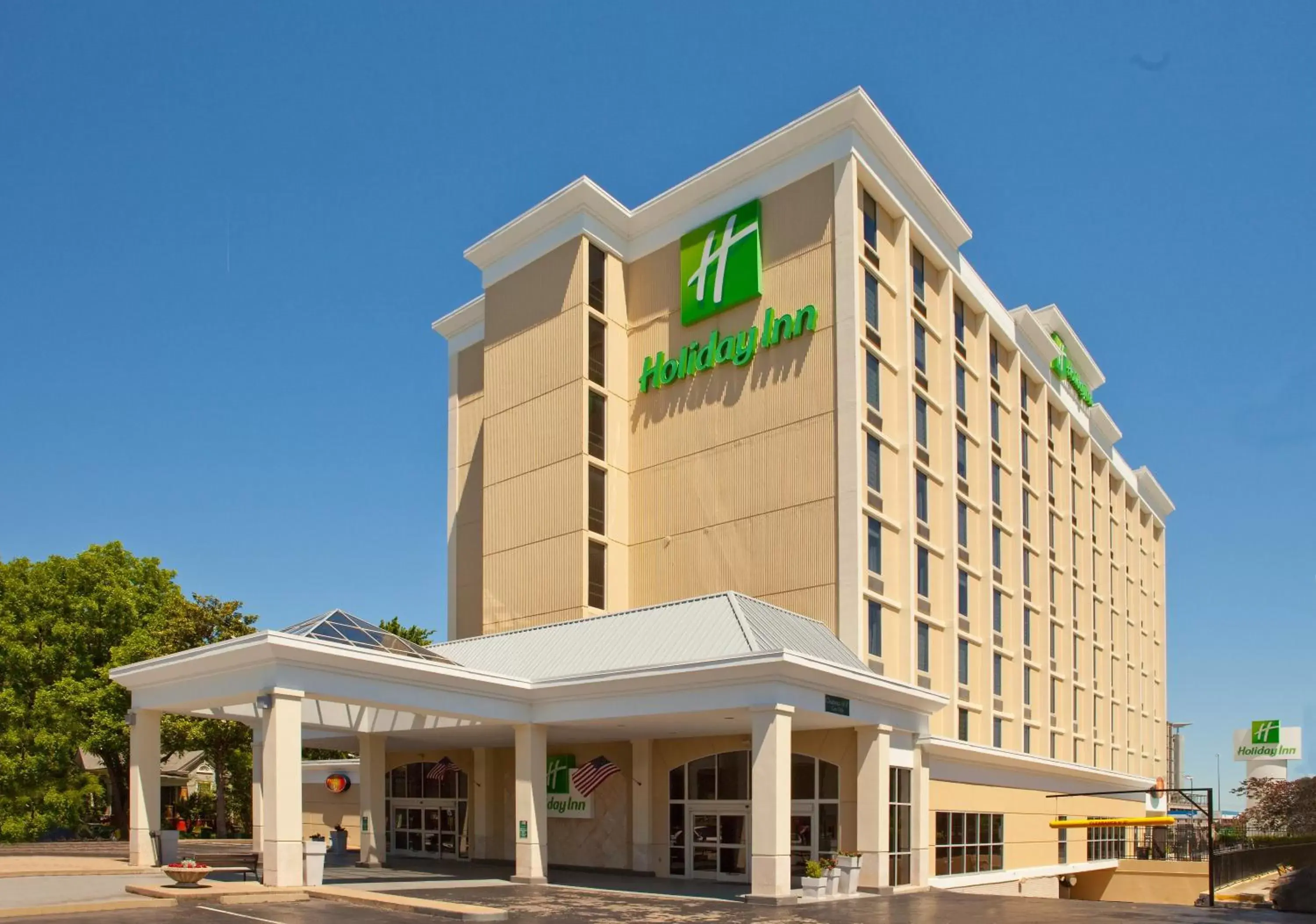 Property Building in Holiday Inn Little Rock - Presidential Downtown, an IHG Hotel